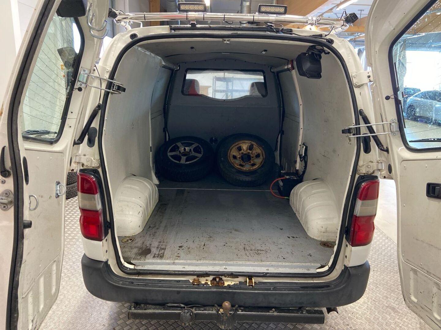 TOYOTA Hiace 11