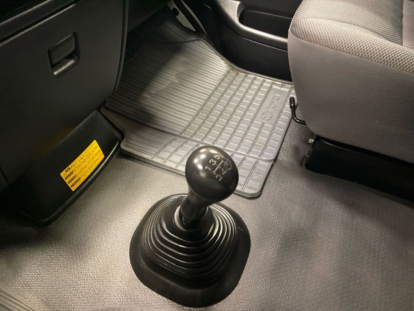 TOYOTA Hiace 19