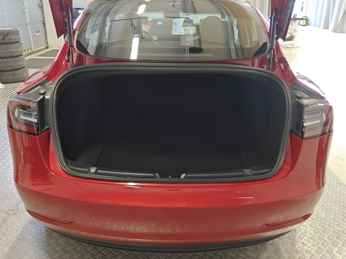 TESLA Model 3 11
