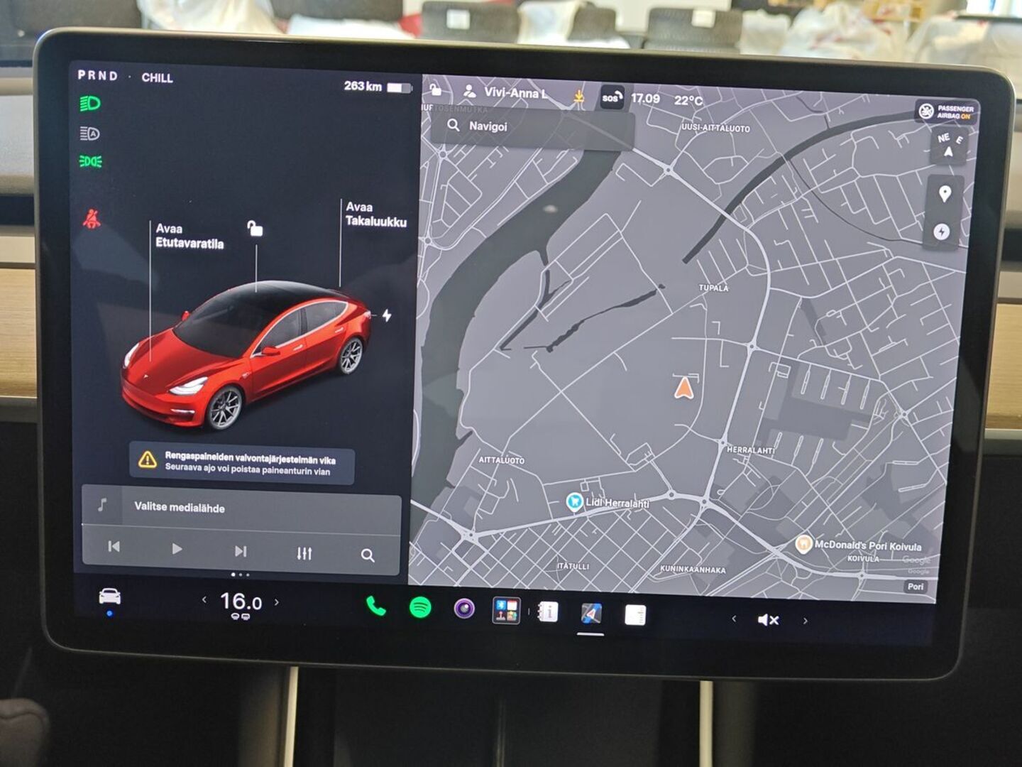 TESLA Model 3 20