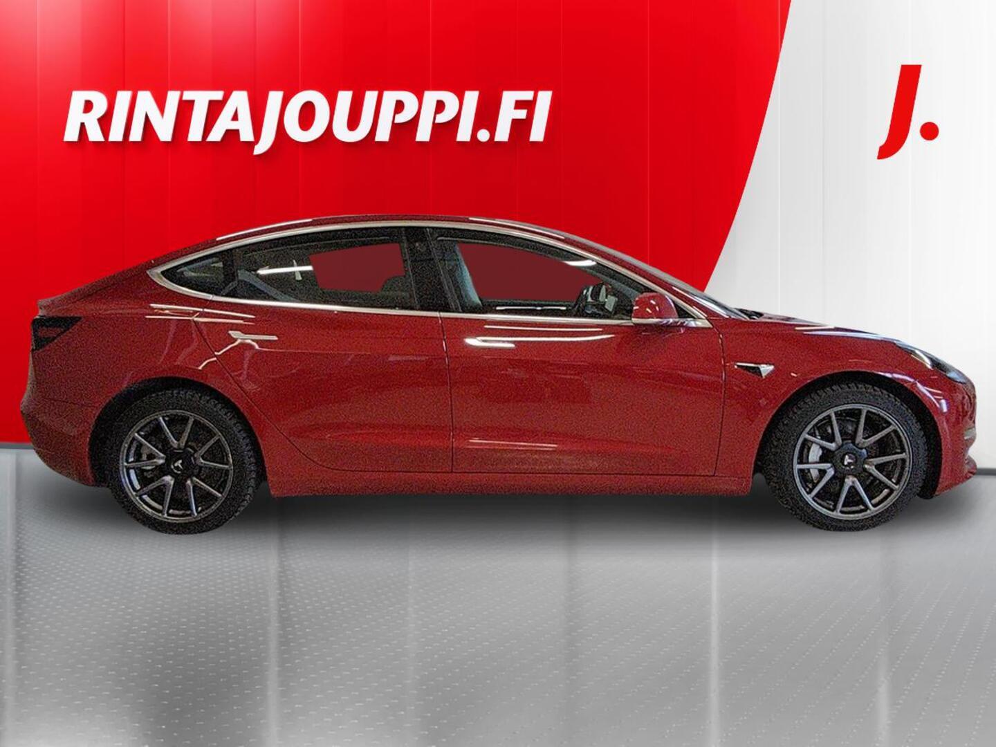 TESLA Model 3 6