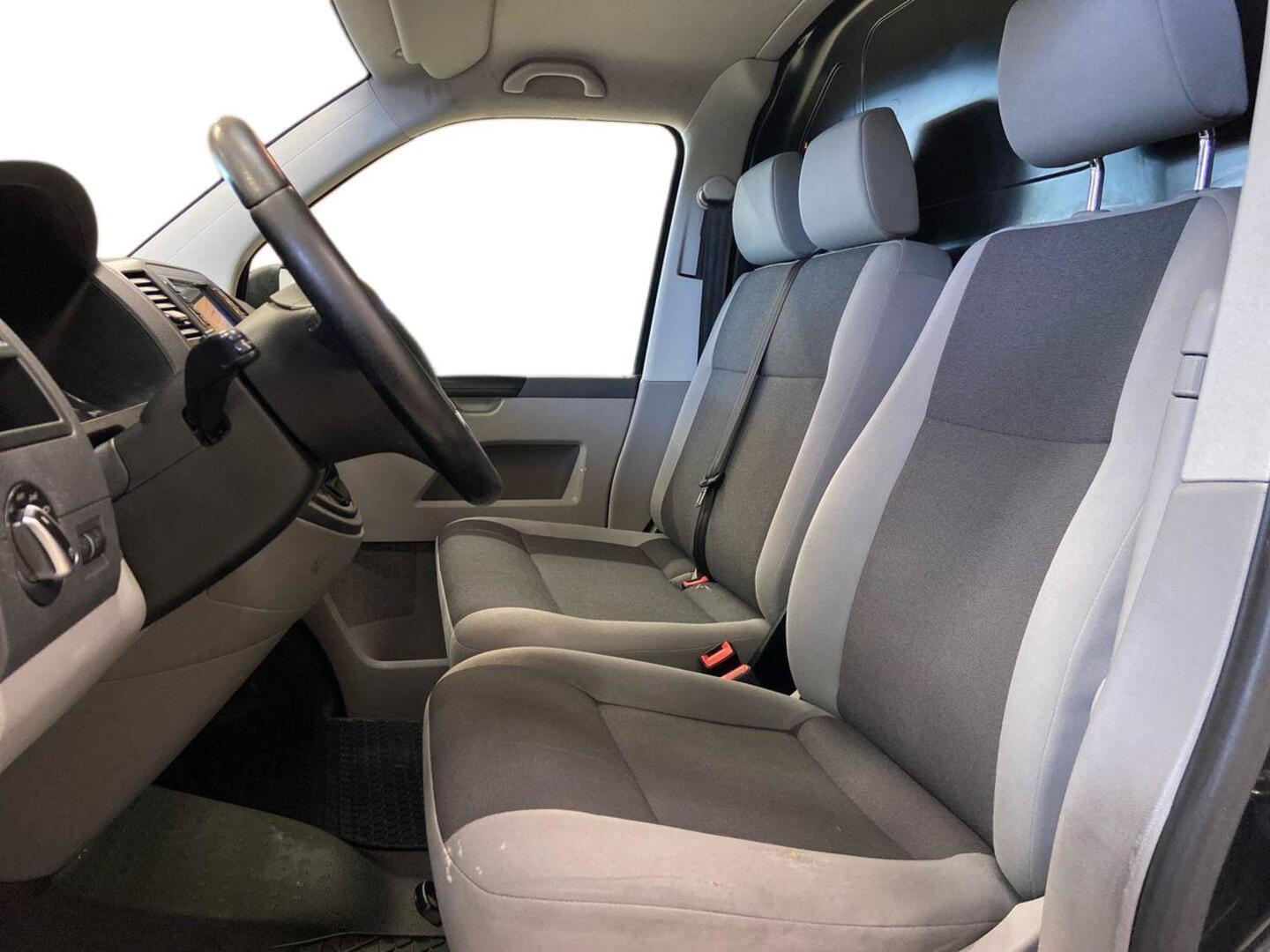 VOLKSWAGEN Transporter 7