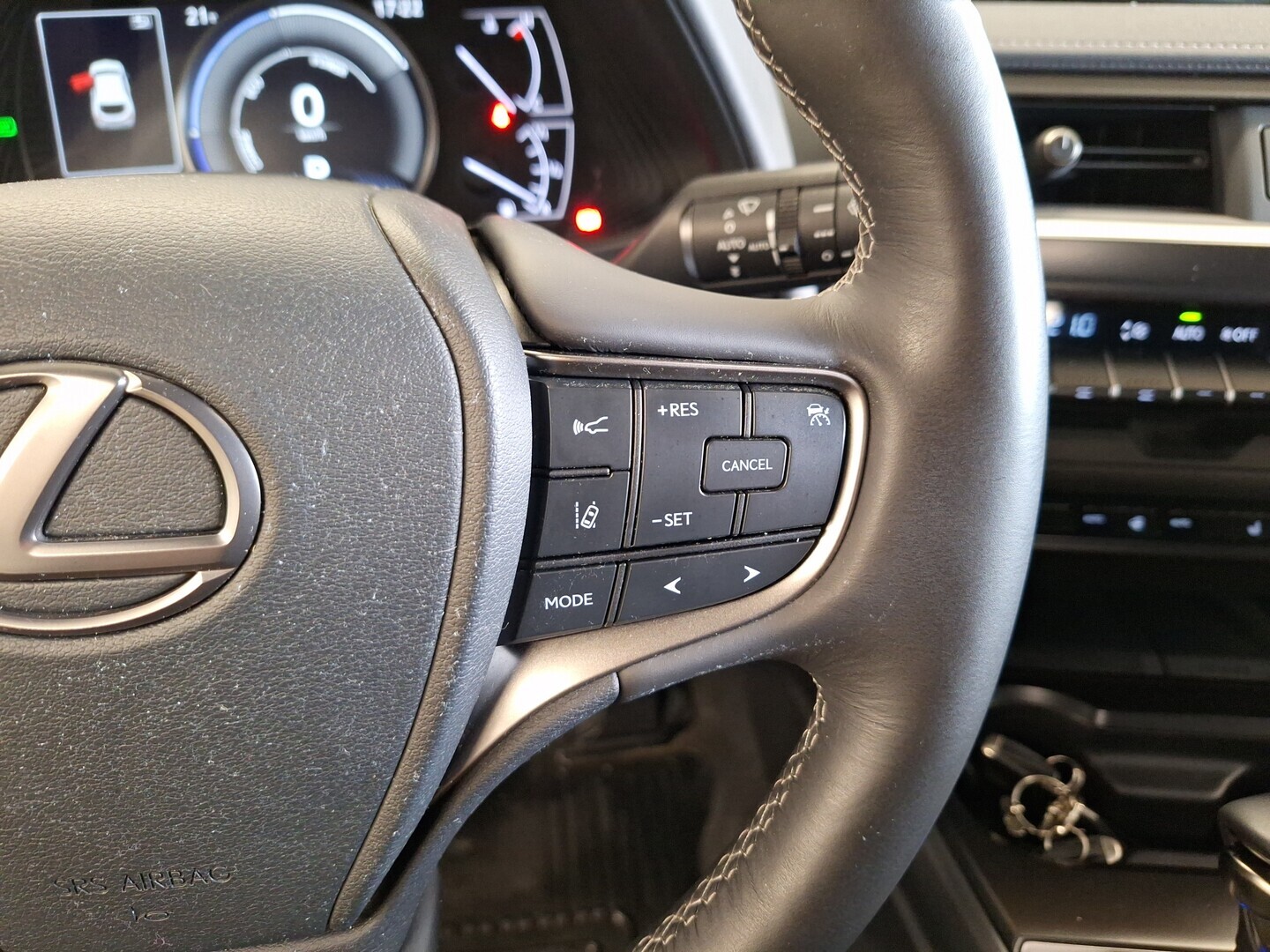LEXUS UX 2021