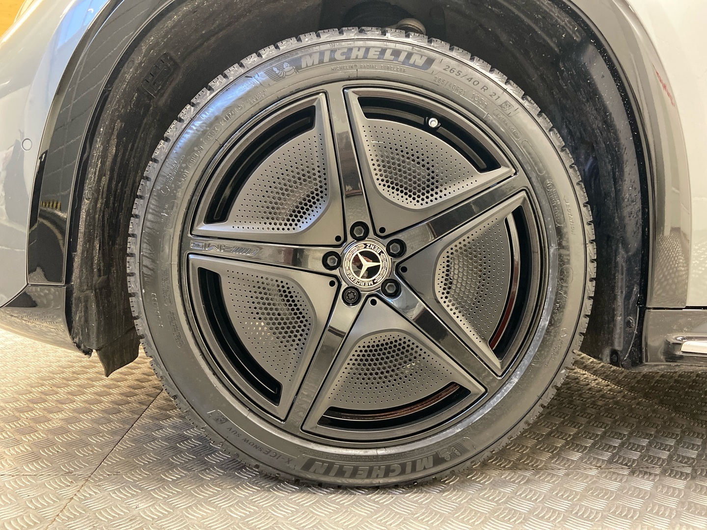 MERCEDES-BENZ EQS 2024