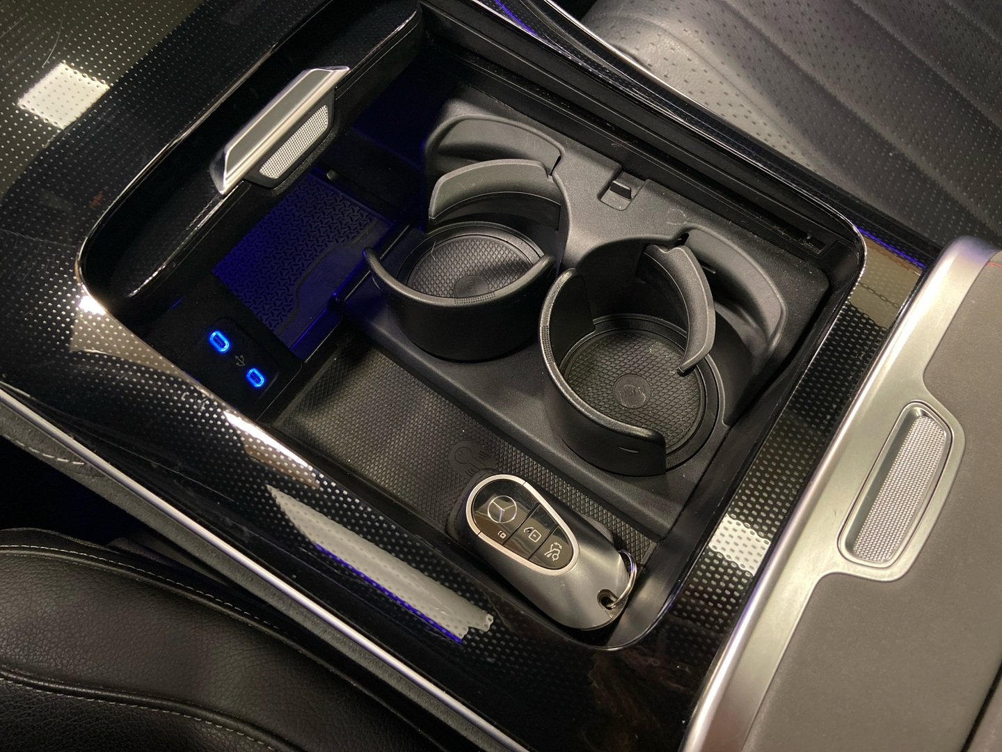 MERCEDES-BENZ EQS 2024