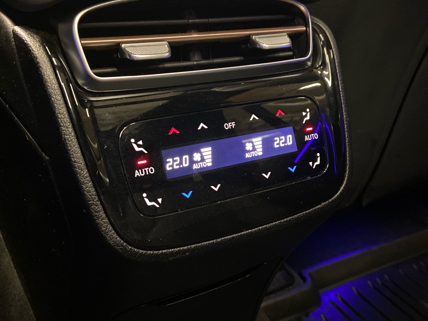 MERCEDES-BENZ EQS 2024