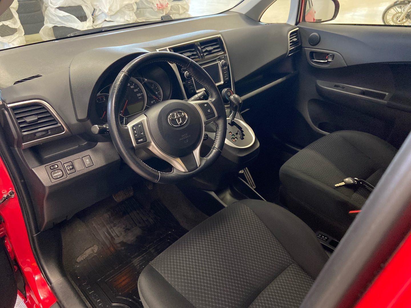 TOYOTA Verso-S 2015