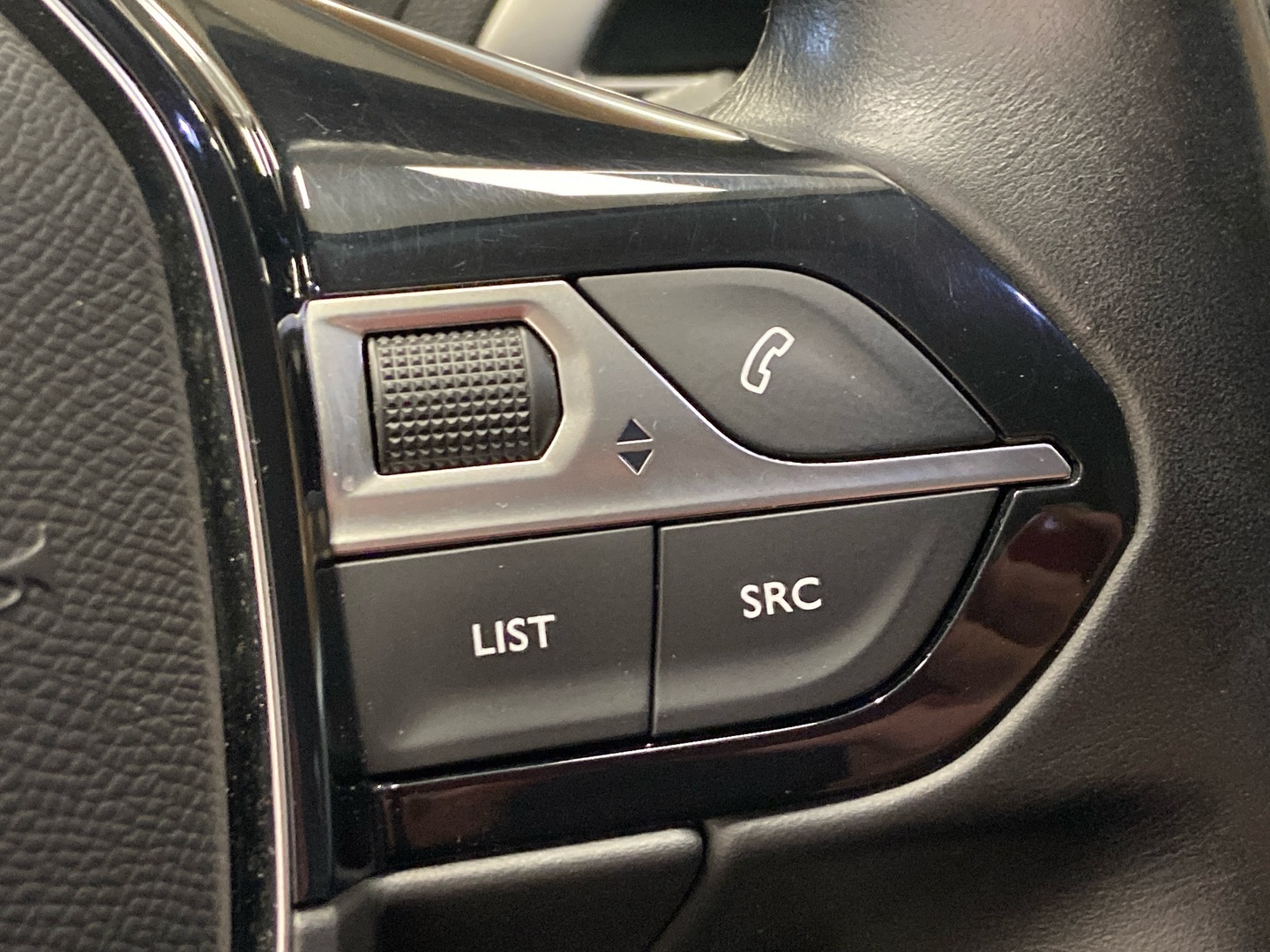 PEUGEOT 3008 2017