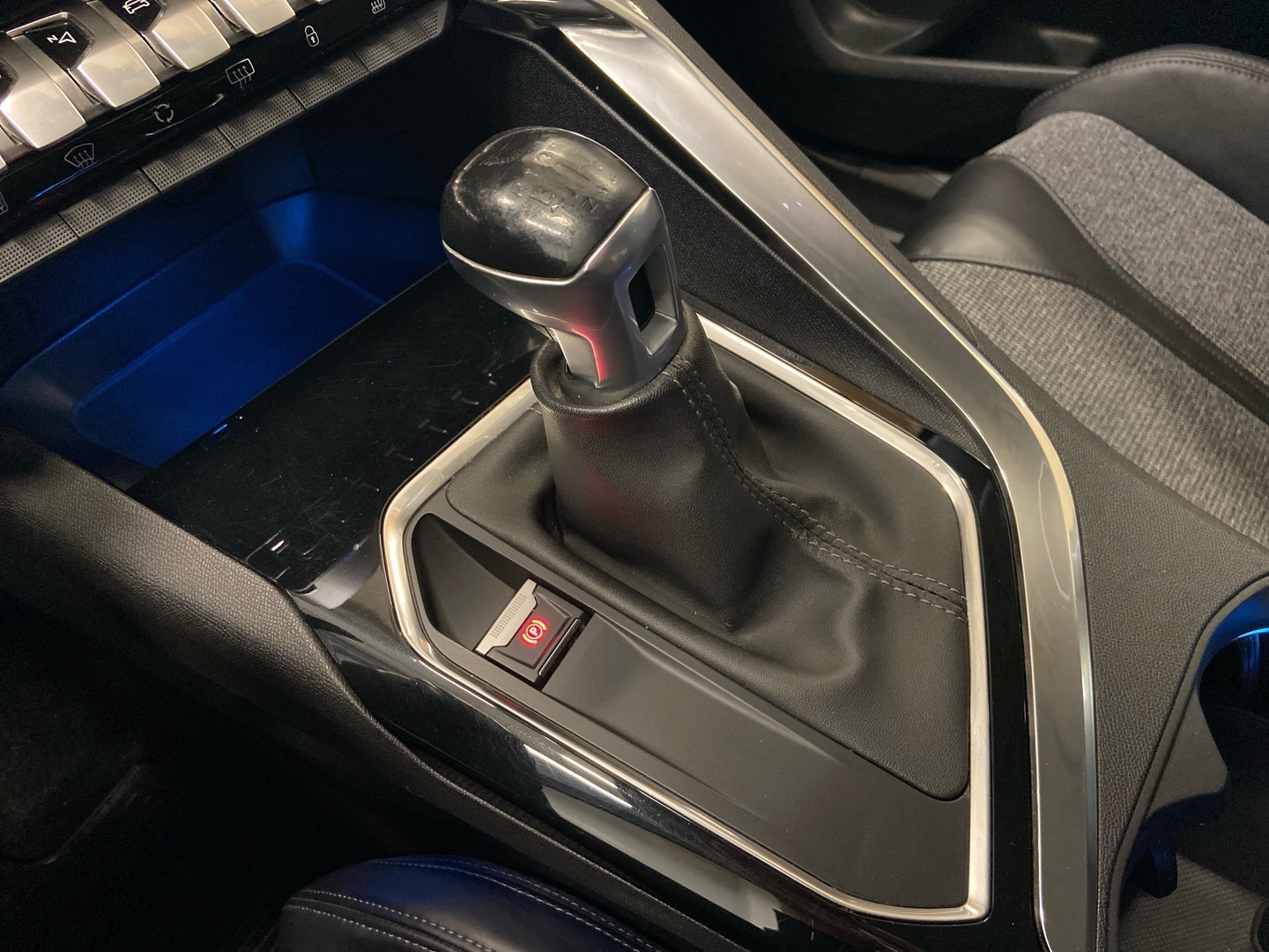 PEUGEOT 3008 2017