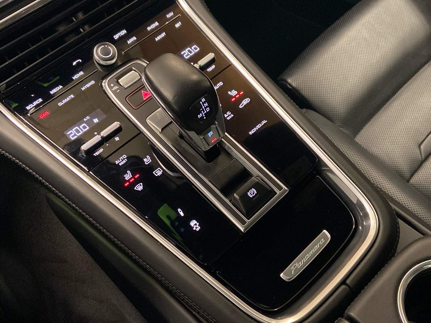 PORSCHE Panamera 2020