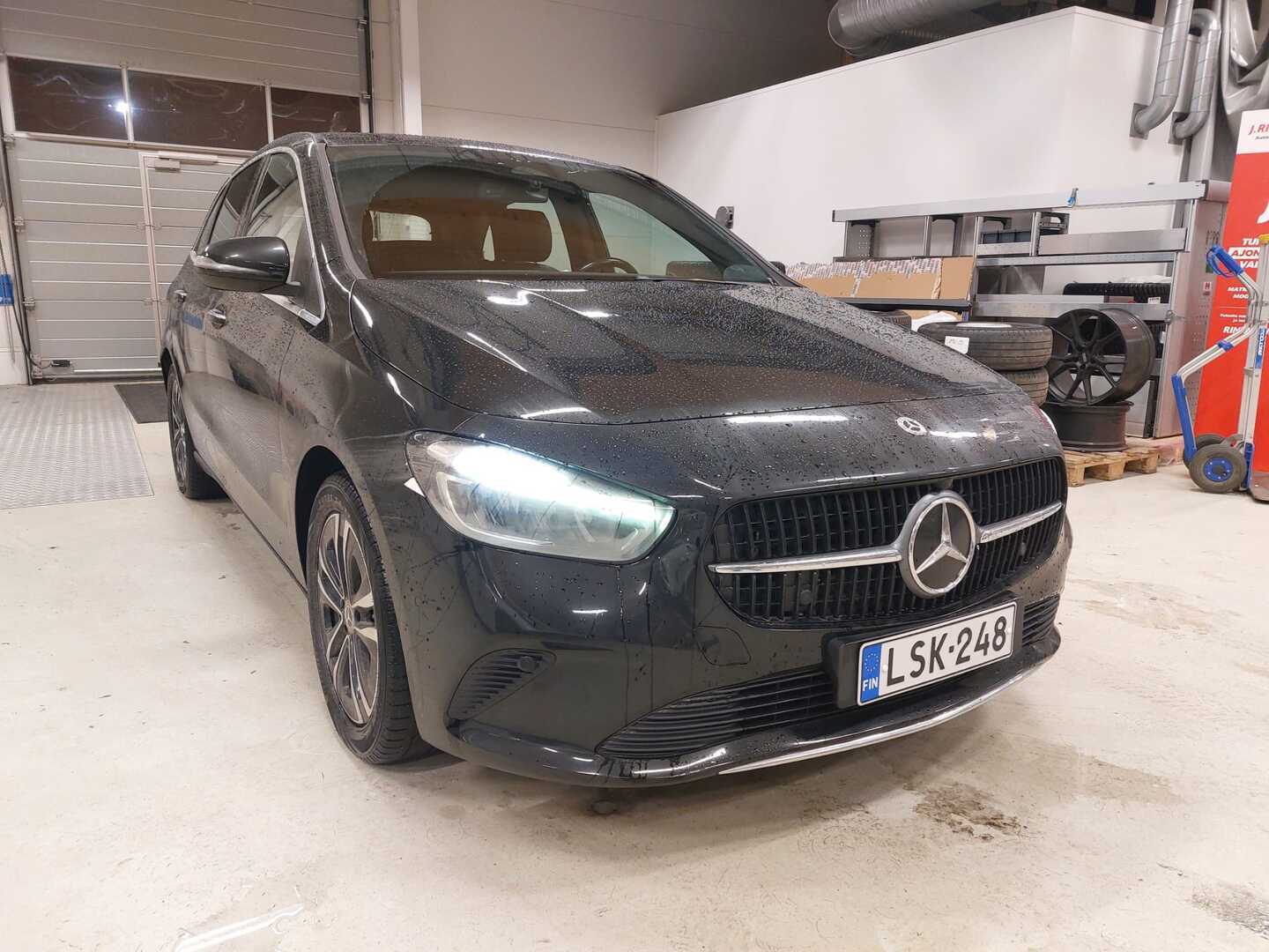 MERCEDES-BENZ B 2023