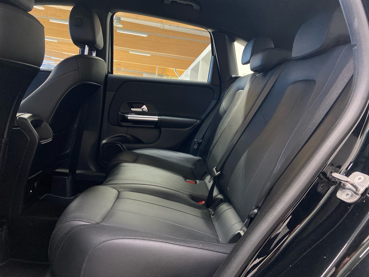 MERCEDES-BENZ B 2023