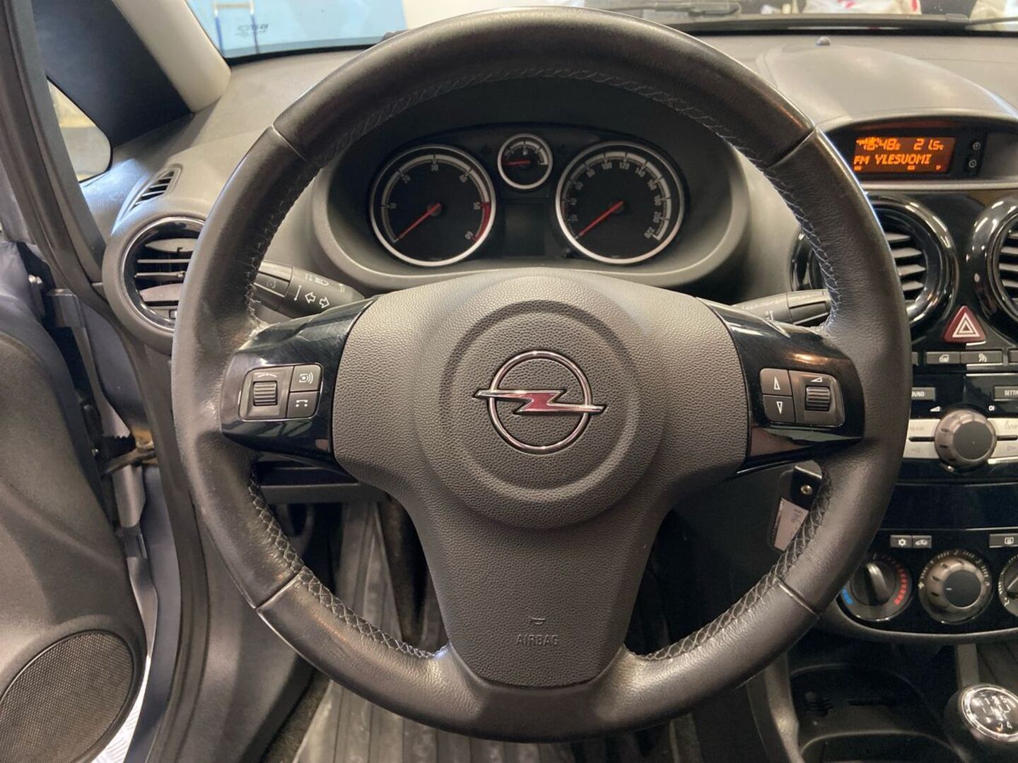 OPEL Corsa 2011