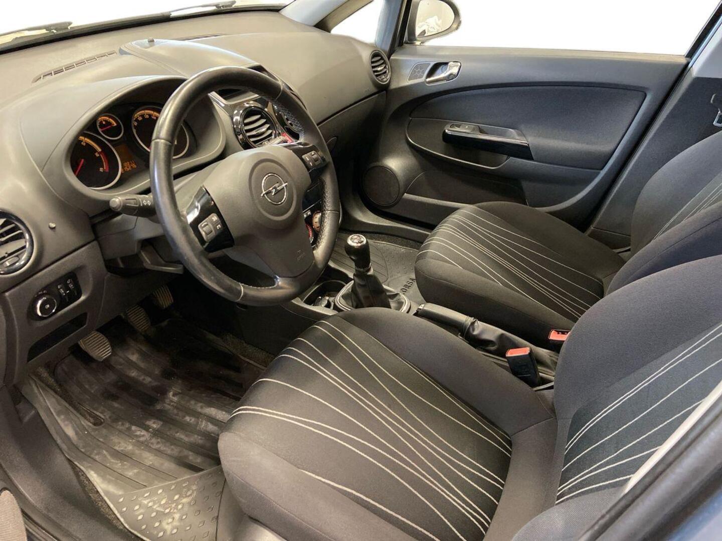 OPEL Corsa 2011
