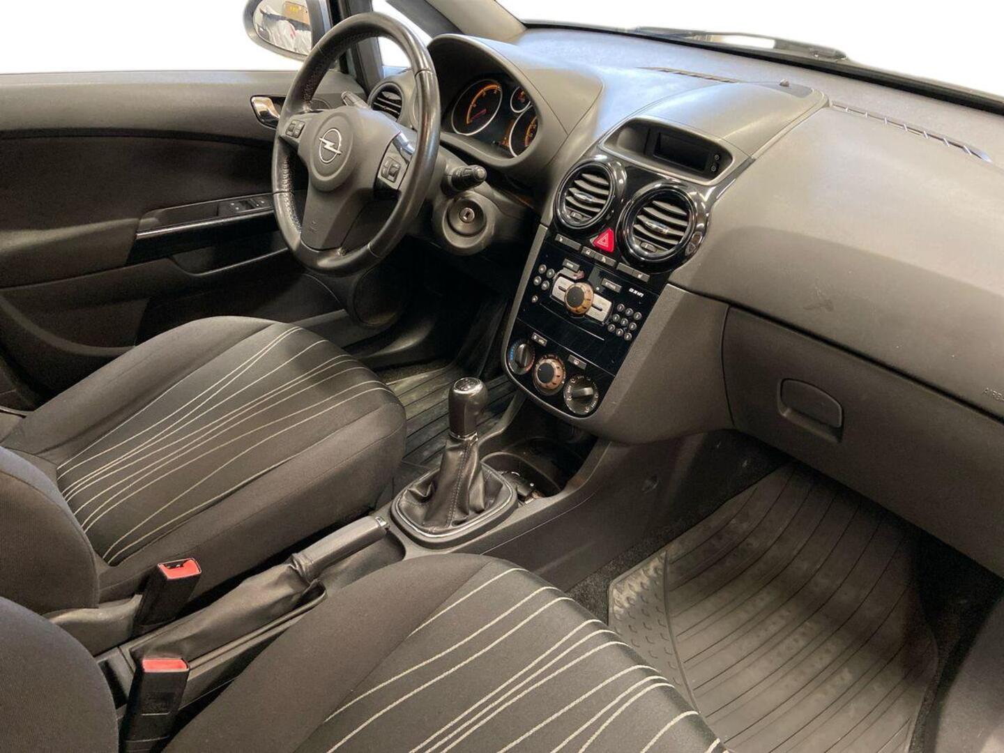 OPEL Corsa 2011