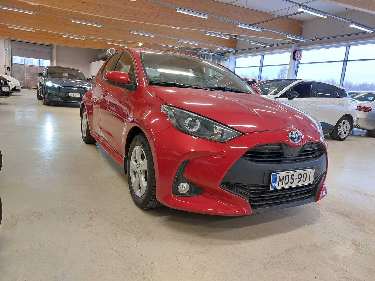 TOYOTA Yaris 2023