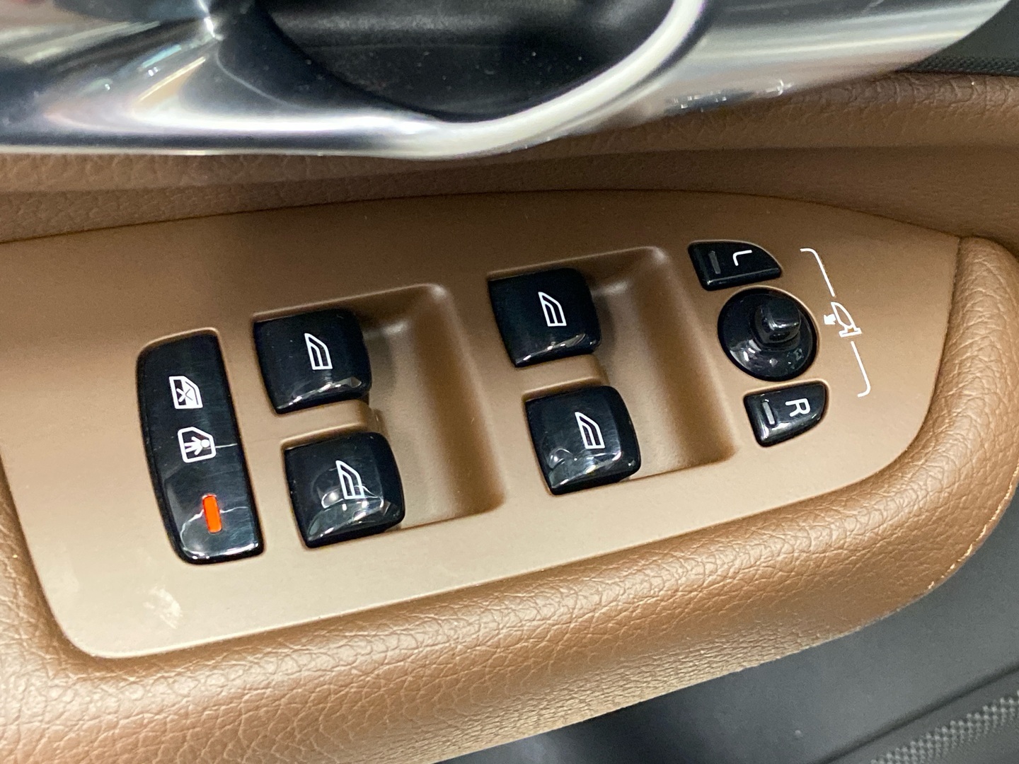 VOLVO XC90 2020