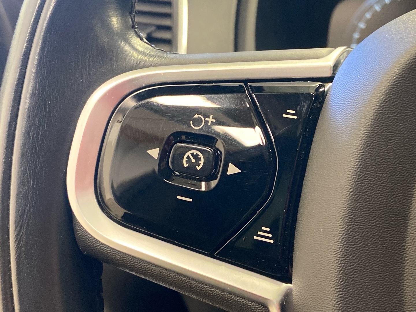 VOLVO XC90 2020