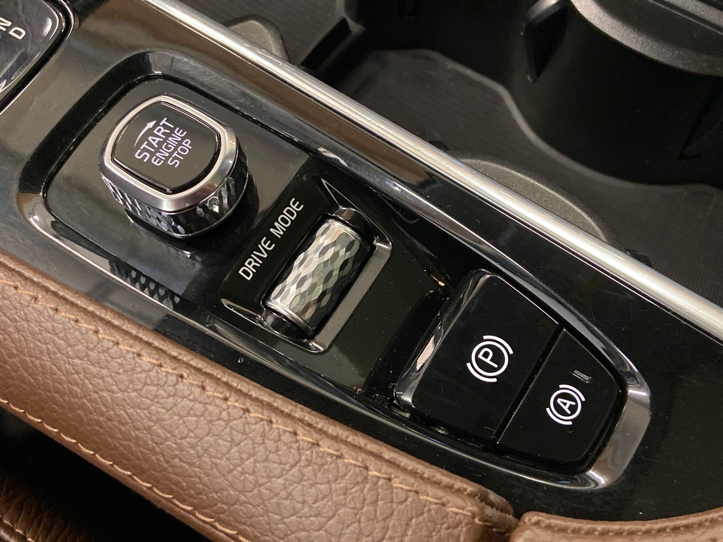 VOLVO XC90 2020