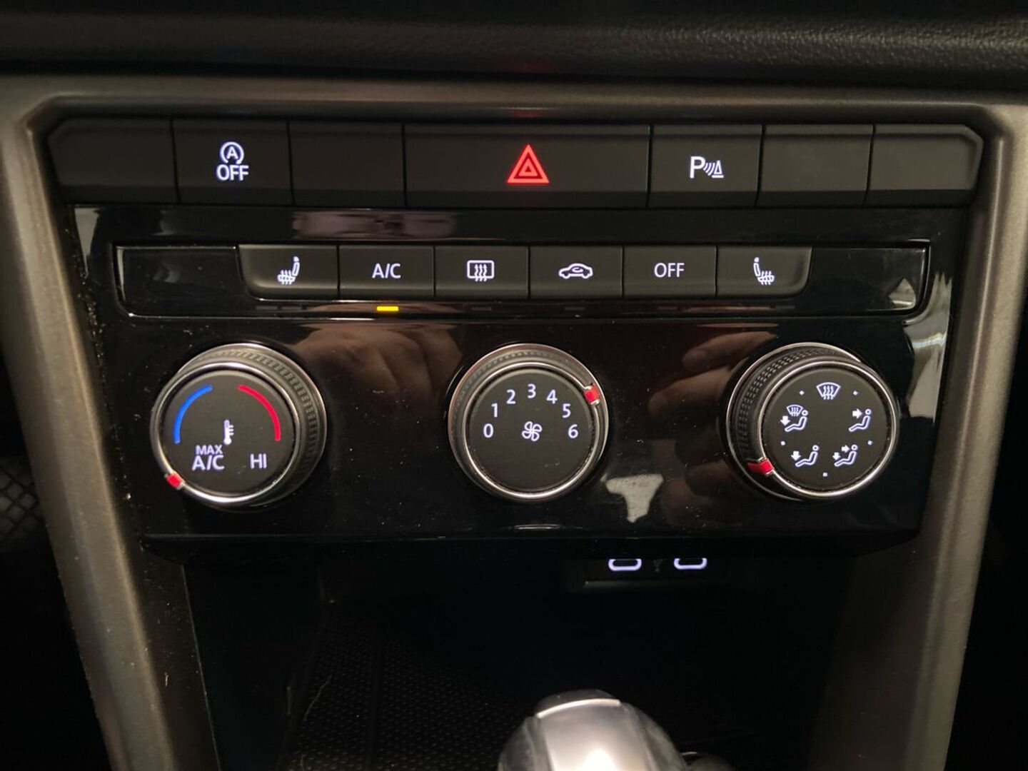 VOLKSWAGEN T-Roc 26