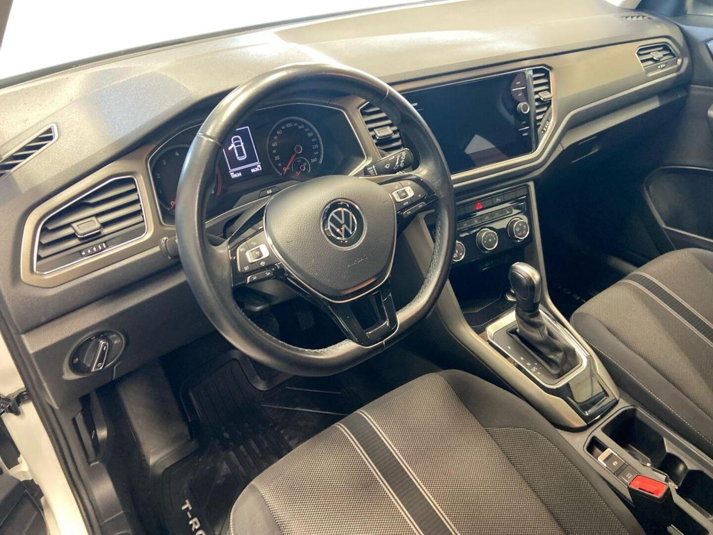 VOLKSWAGEN T-Roc 7