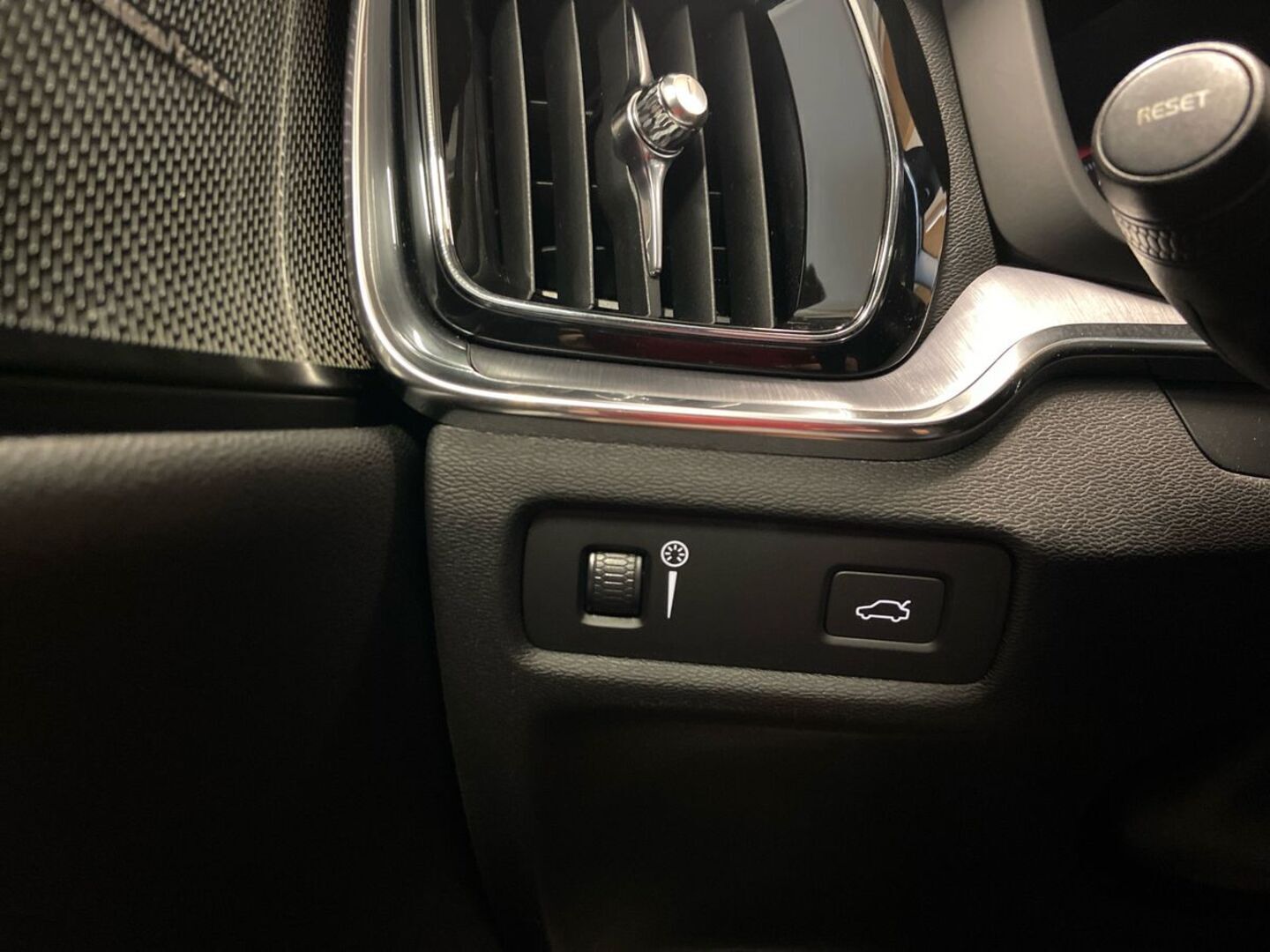 VOLVO V60 2018