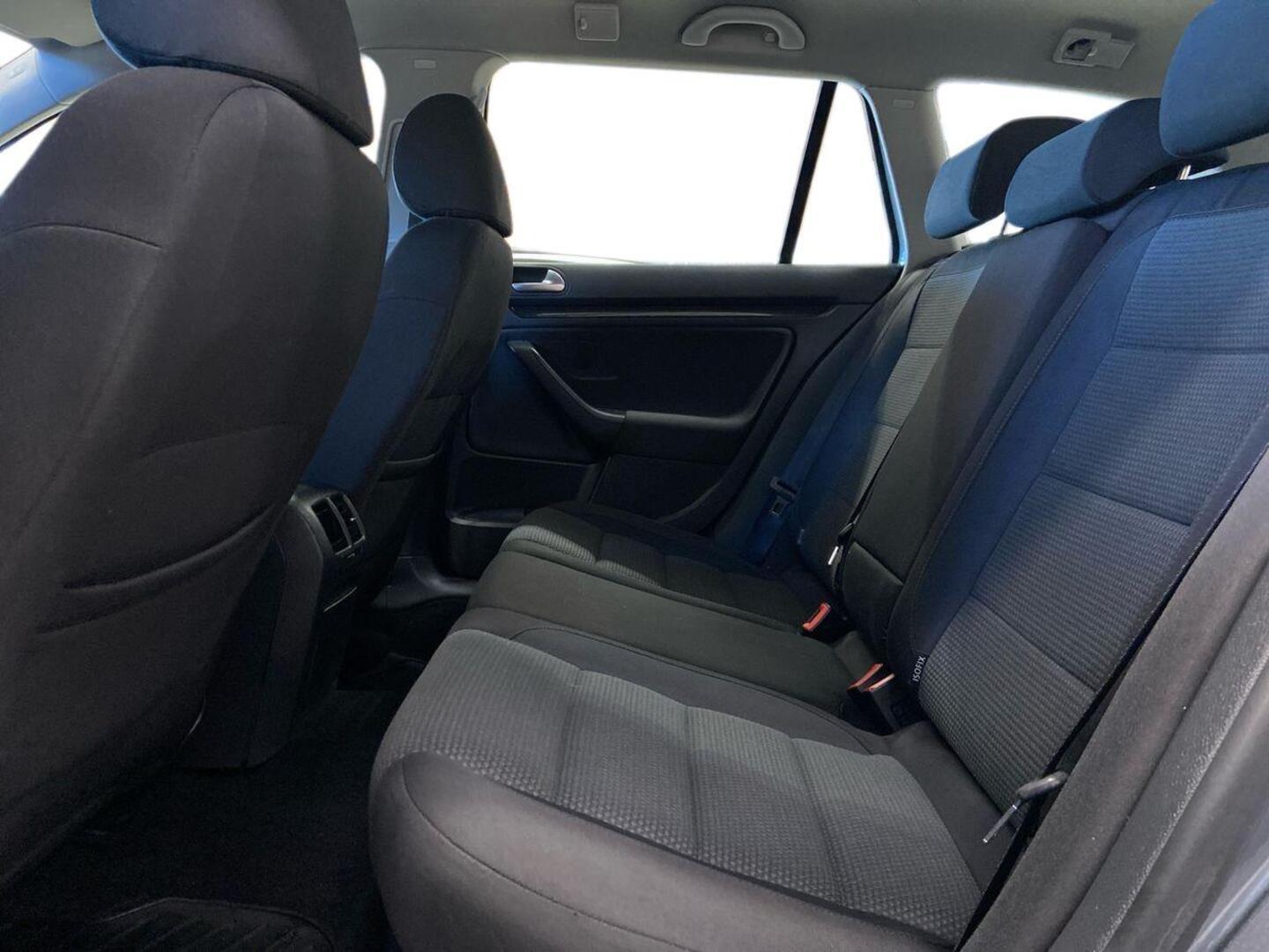 VOLKSWAGEN Golf 10