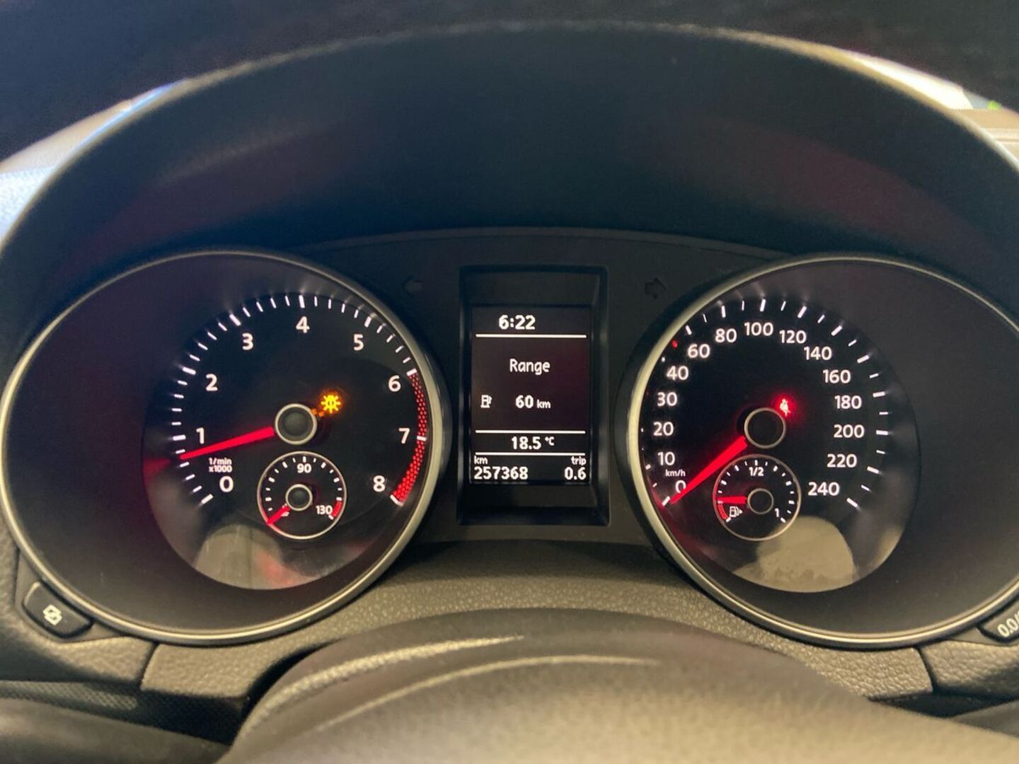 VOLKSWAGEN Golf 21