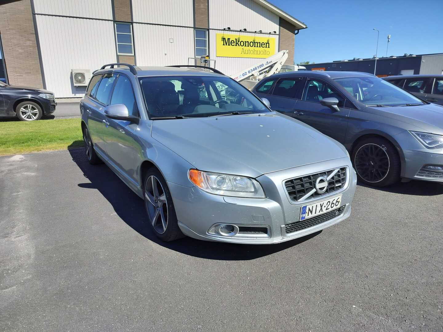 VOLVO V70 2013