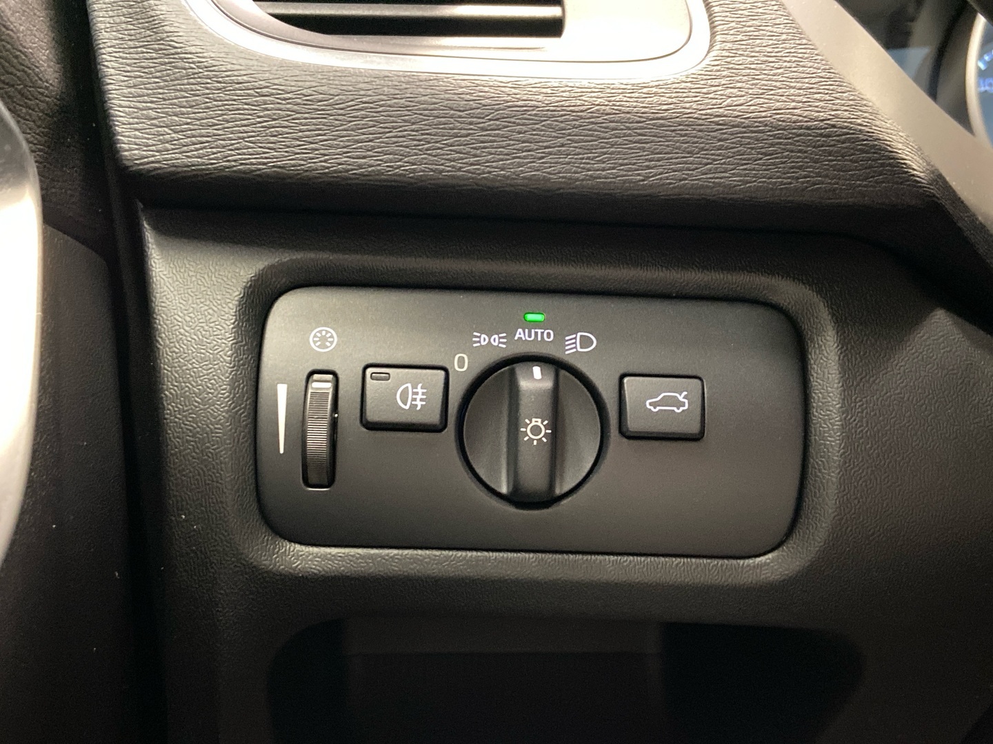 VOLVO V40 Cross Country 2015