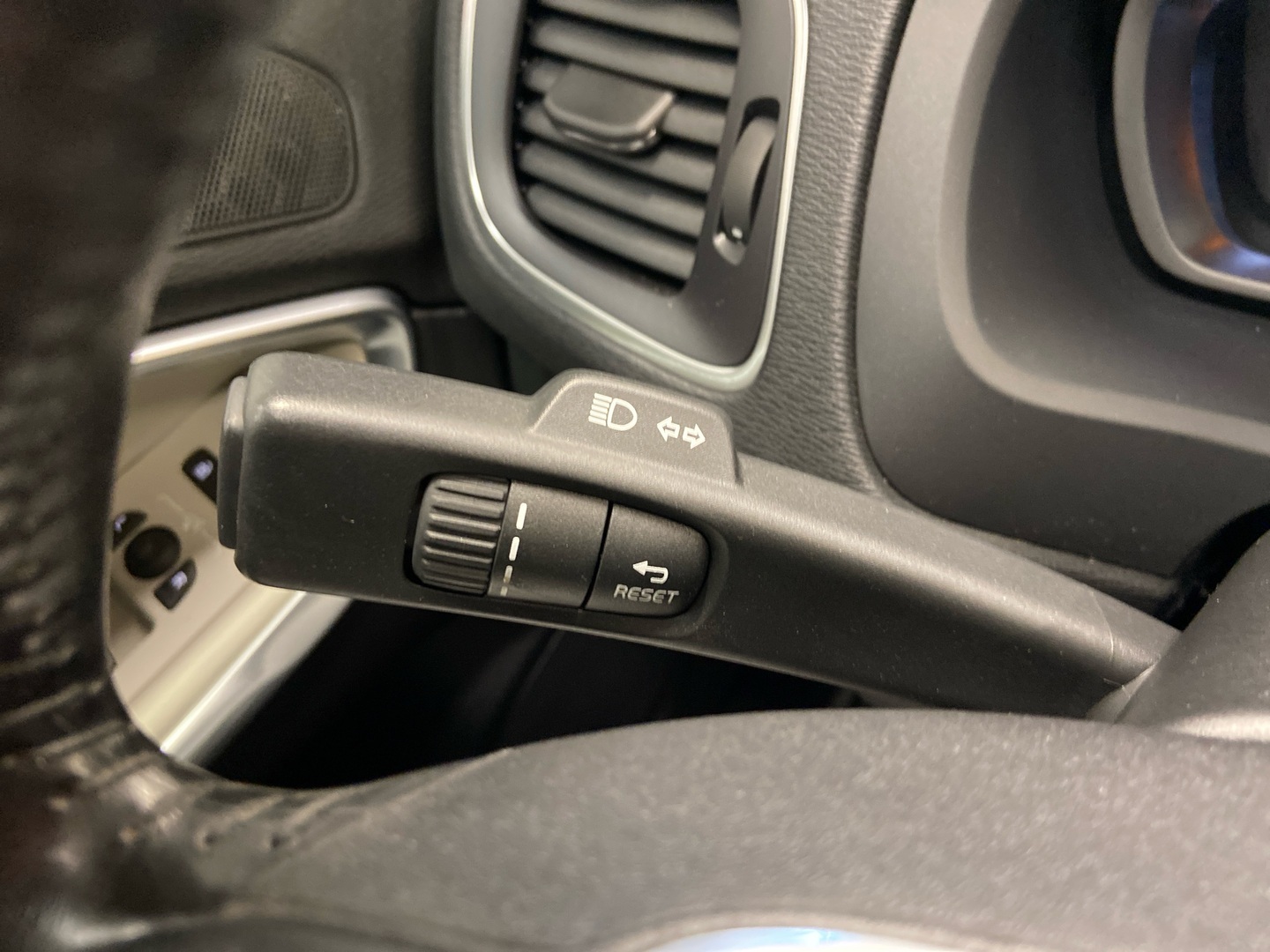 VOLVO V40 Cross Country 2015