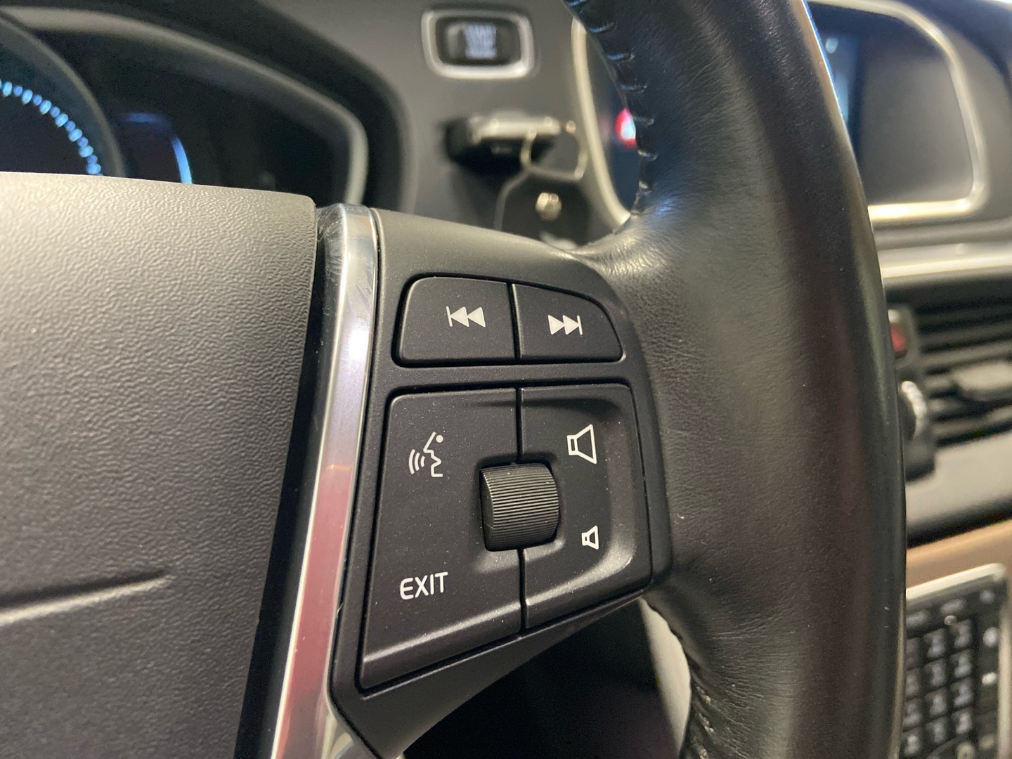 VOLVO V40 Cross Country 2015