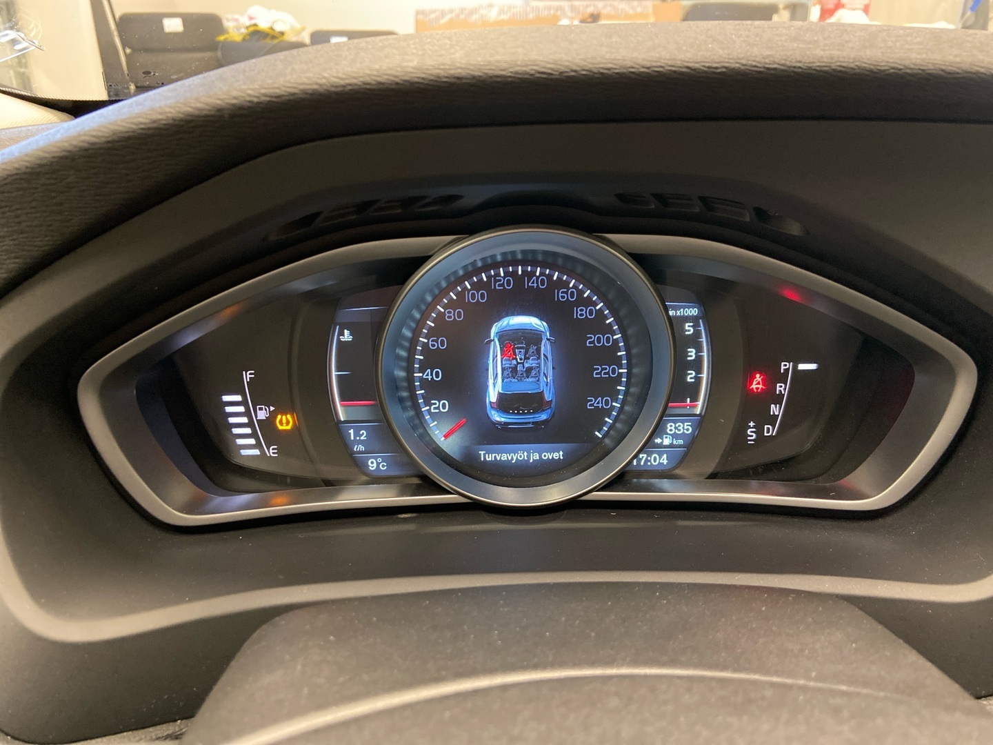 VOLVO V40 Cross Country 2015