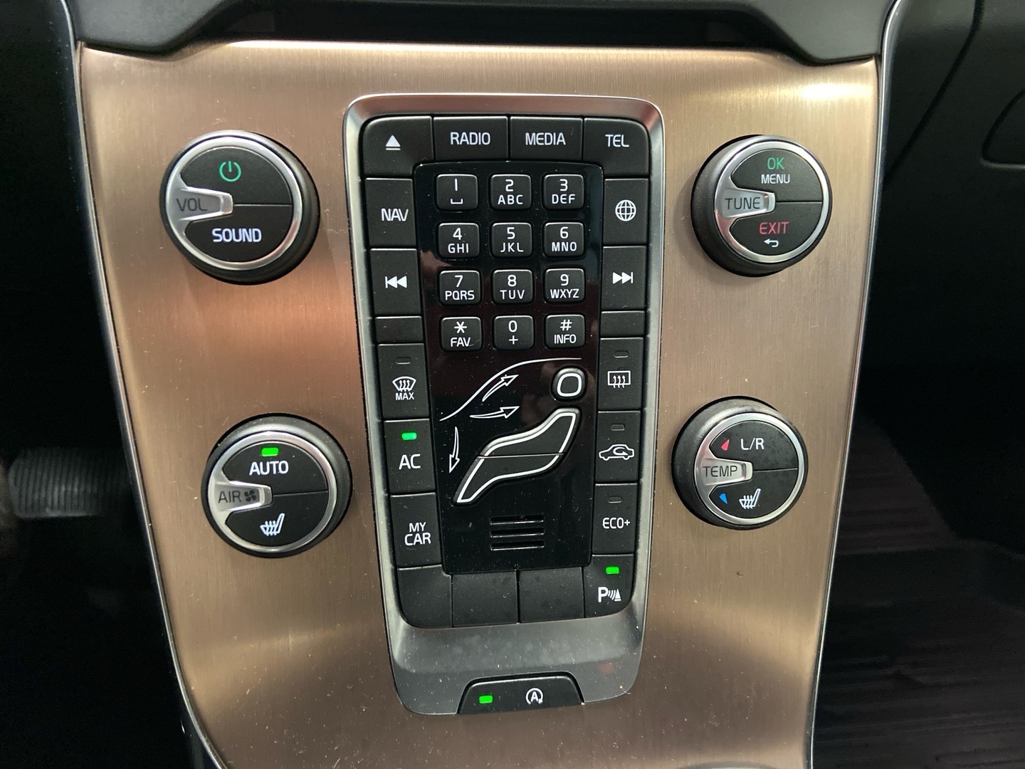 VOLVO V40 Cross Country 2015