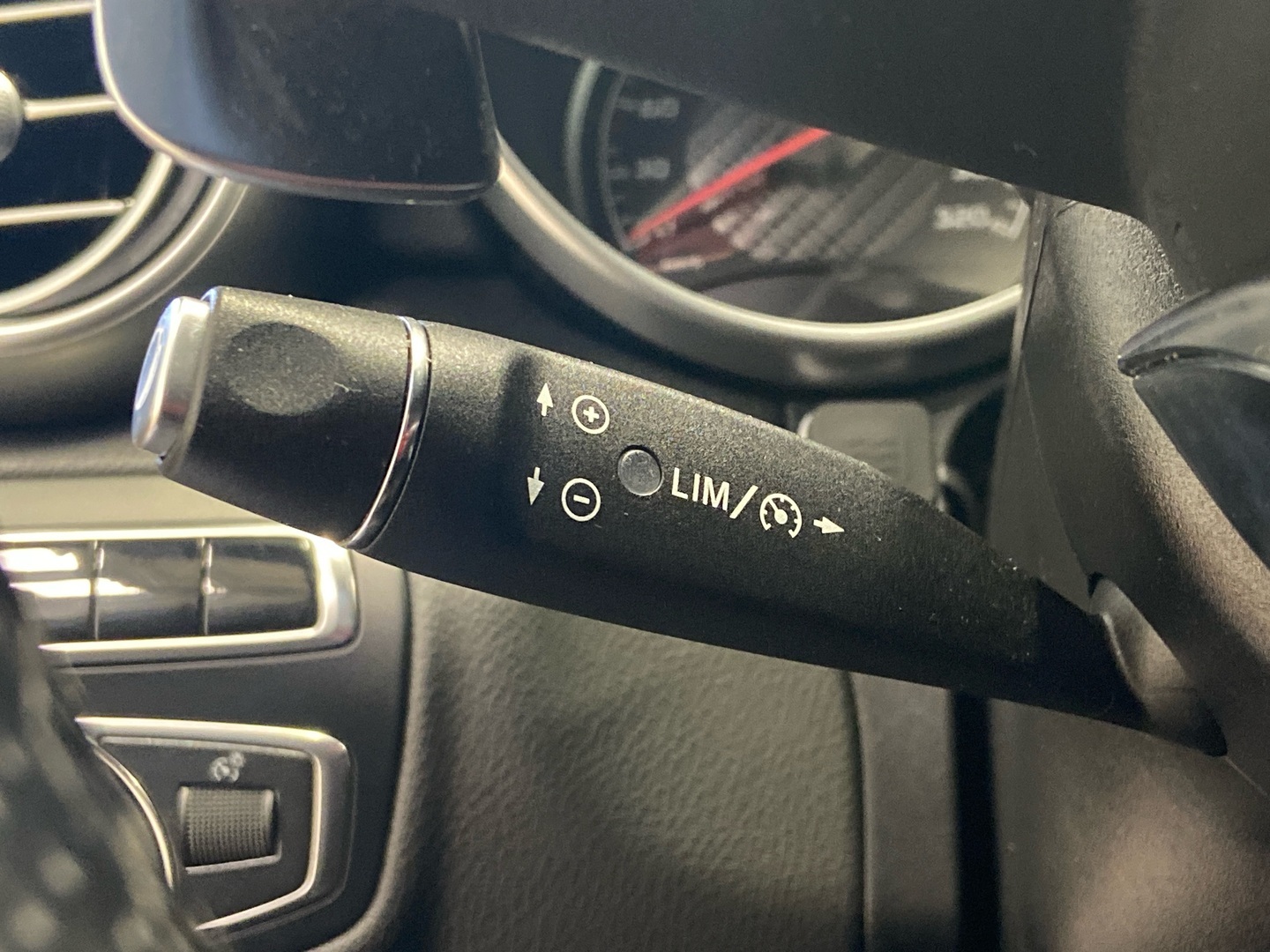 MERCEDES-BENZ C 63 AMG 2015