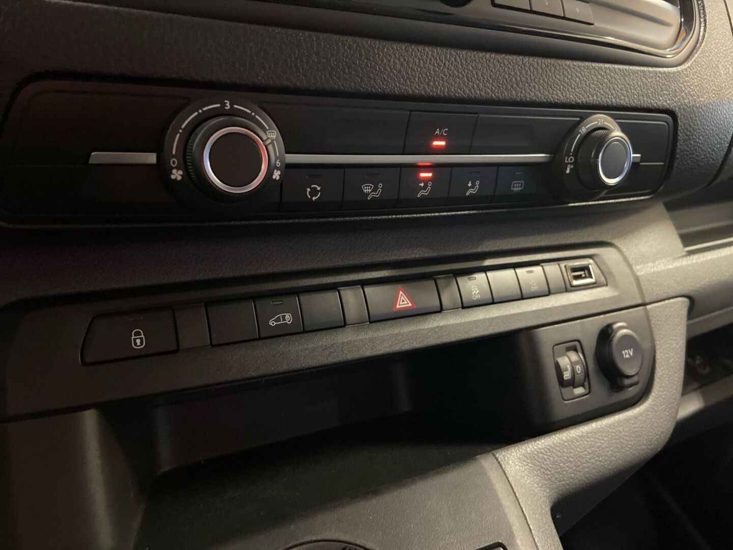 TOYOTA Proace 23