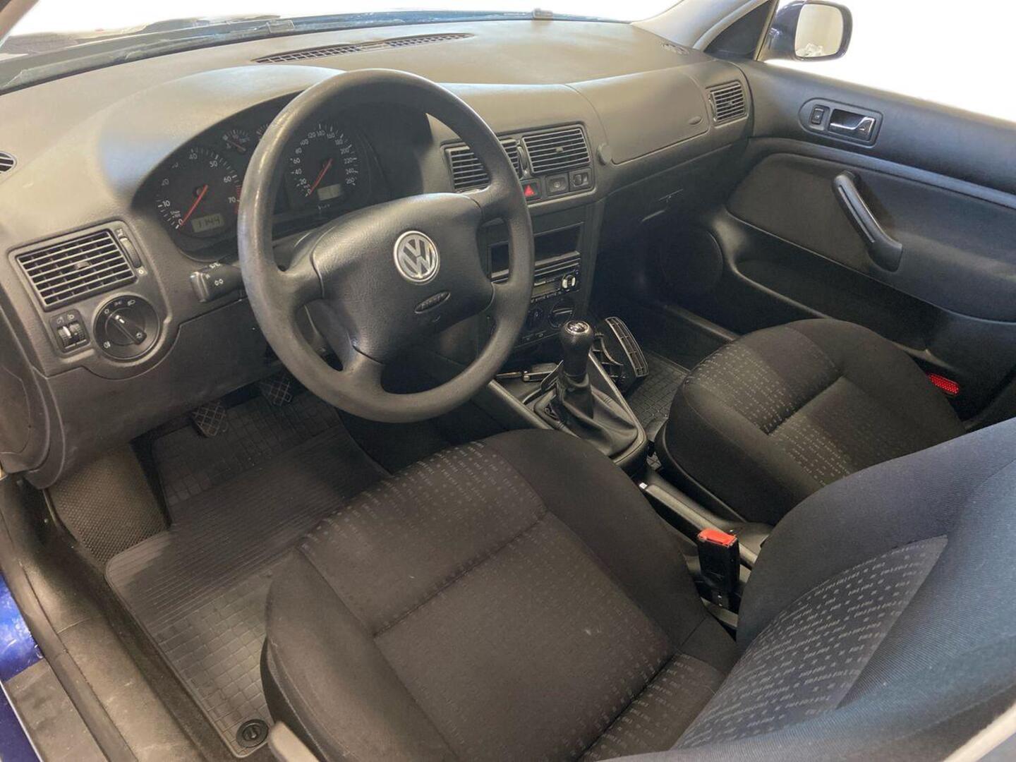 VOLKSWAGEN Golf Variant 2005