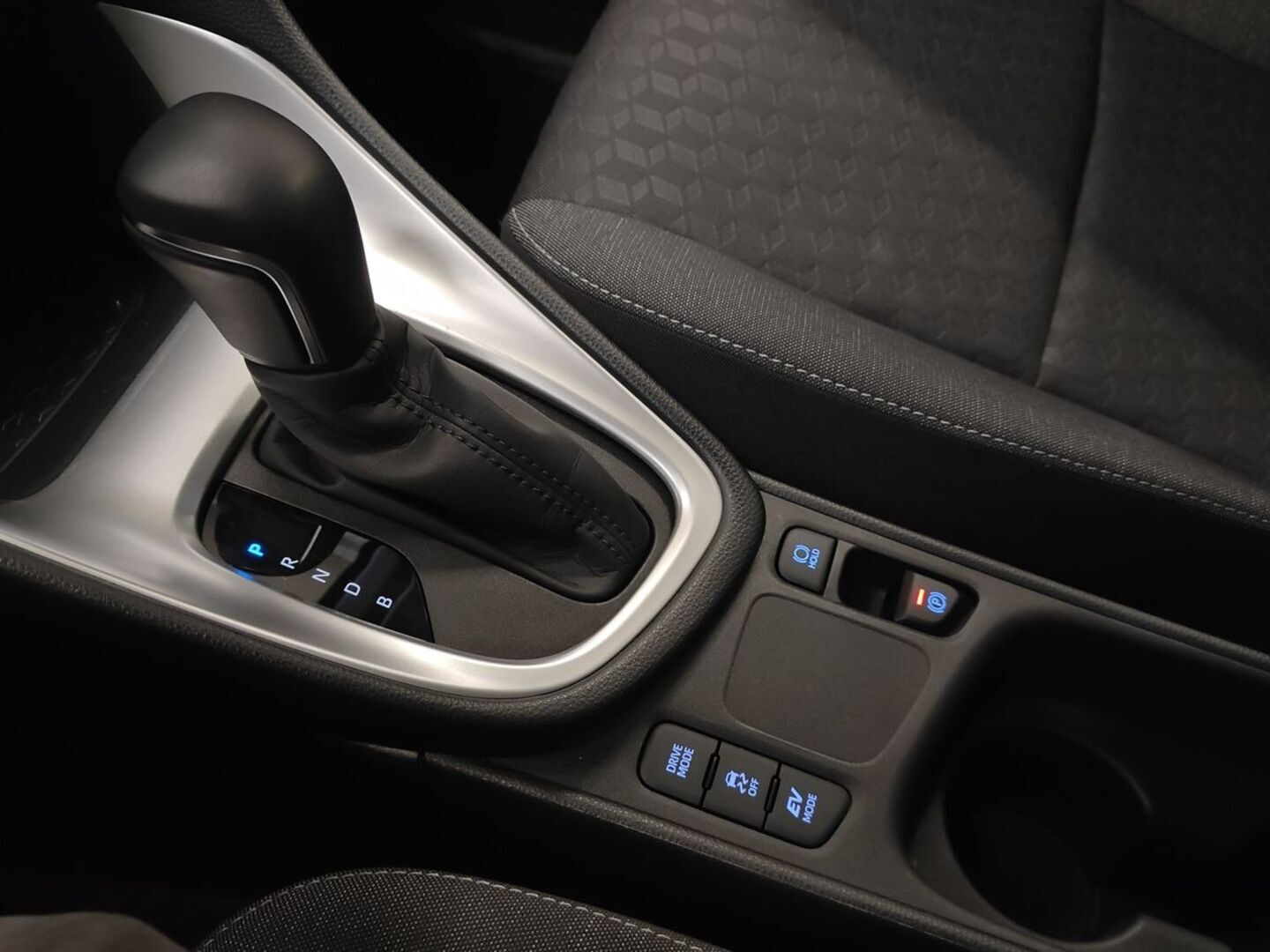 TOYOTA Yaris 2023