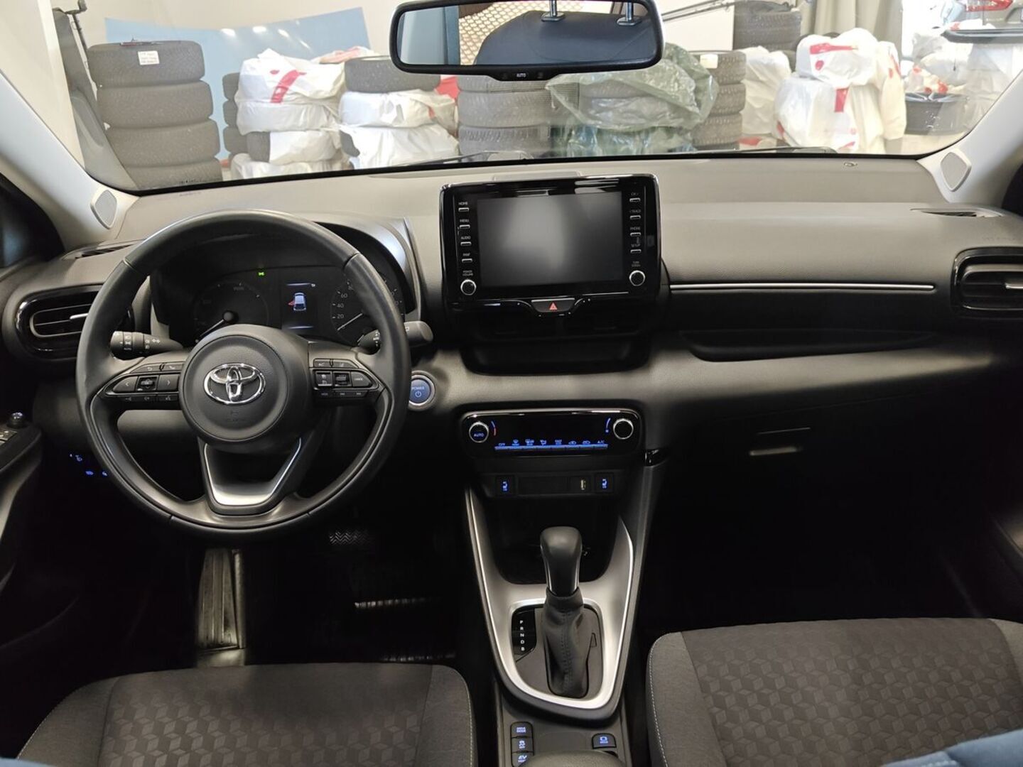 TOYOTA Yaris 2023