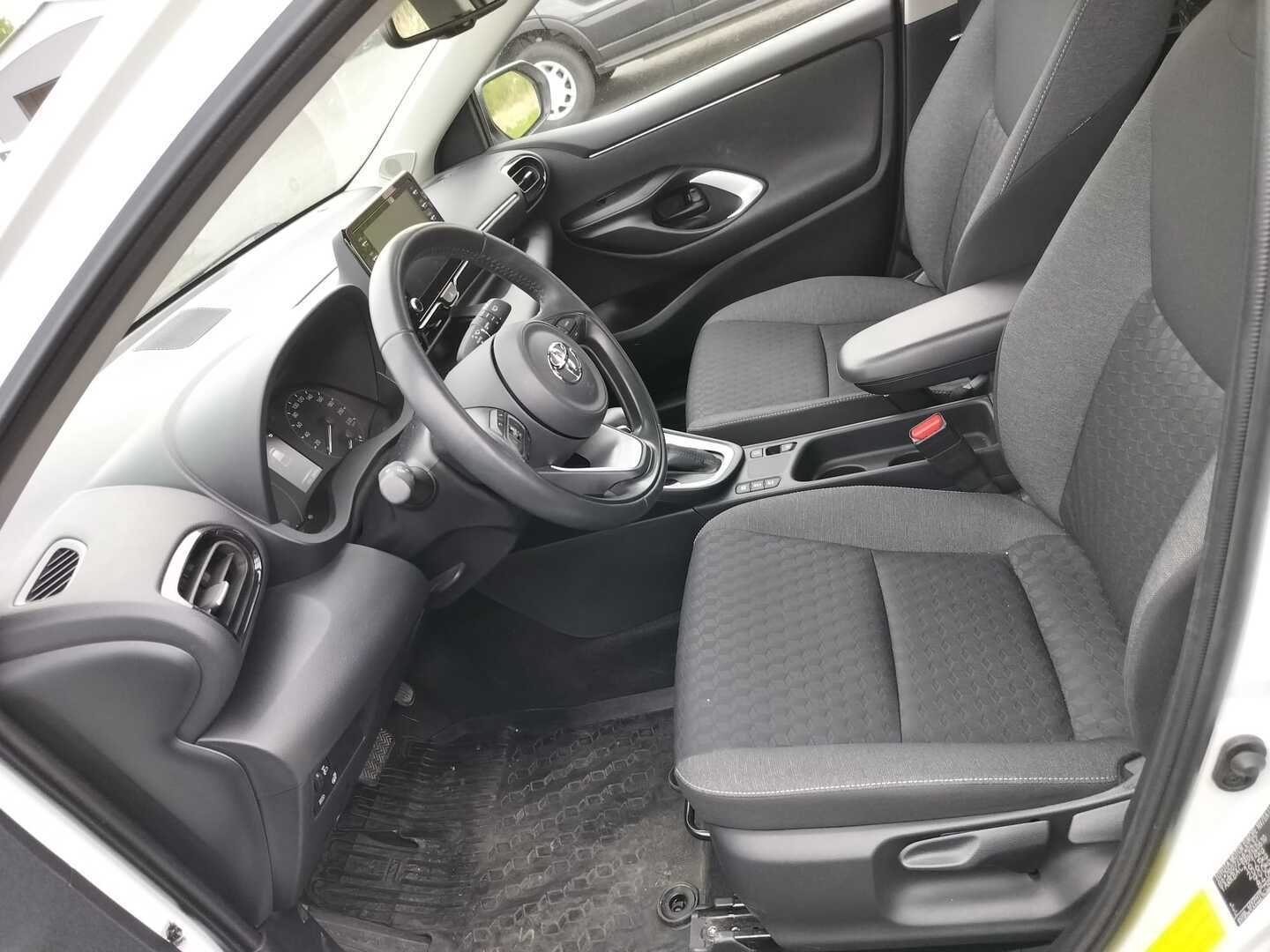 TOYOTA Yaris 2023