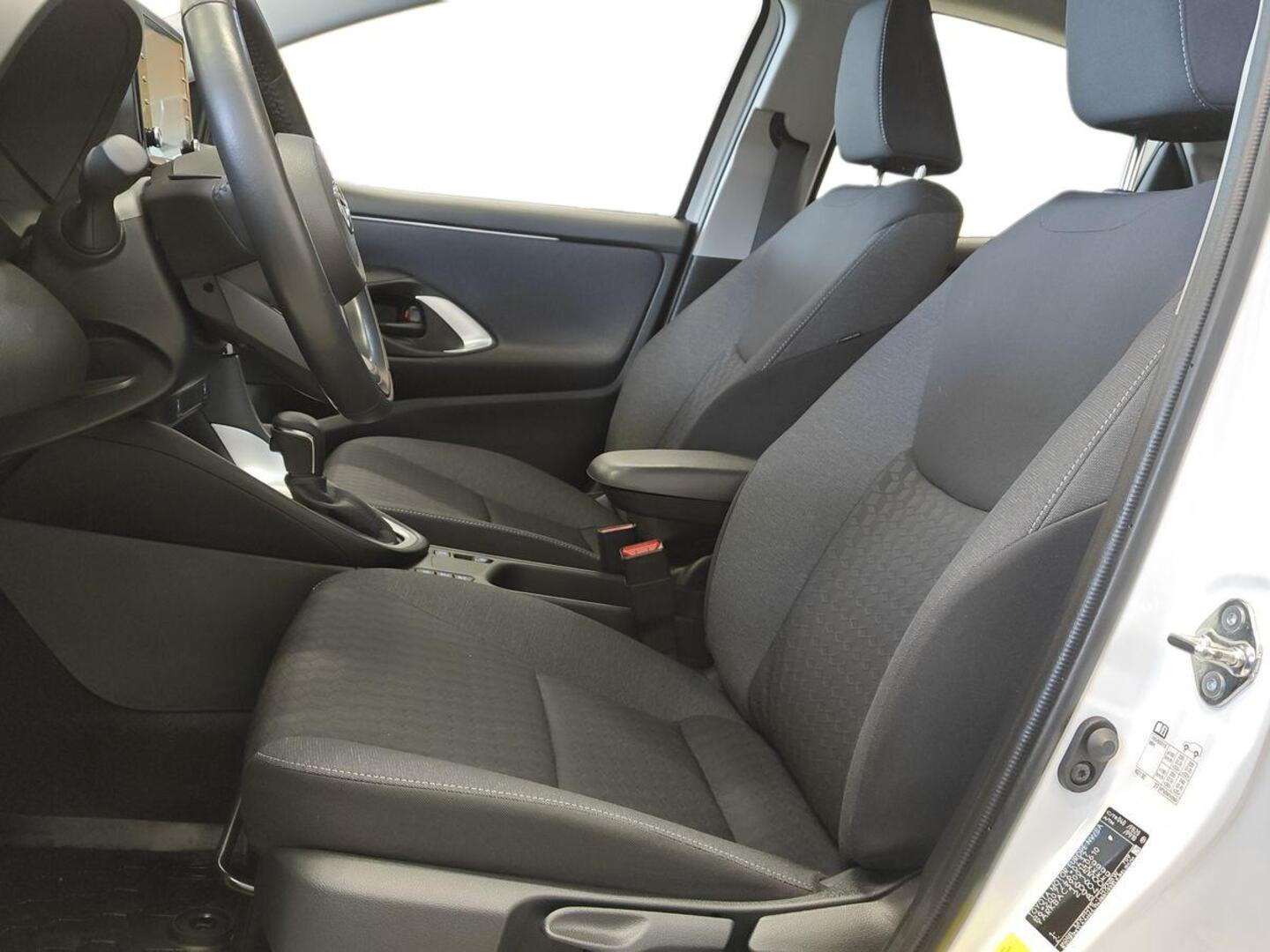 TOYOTA Yaris 2023