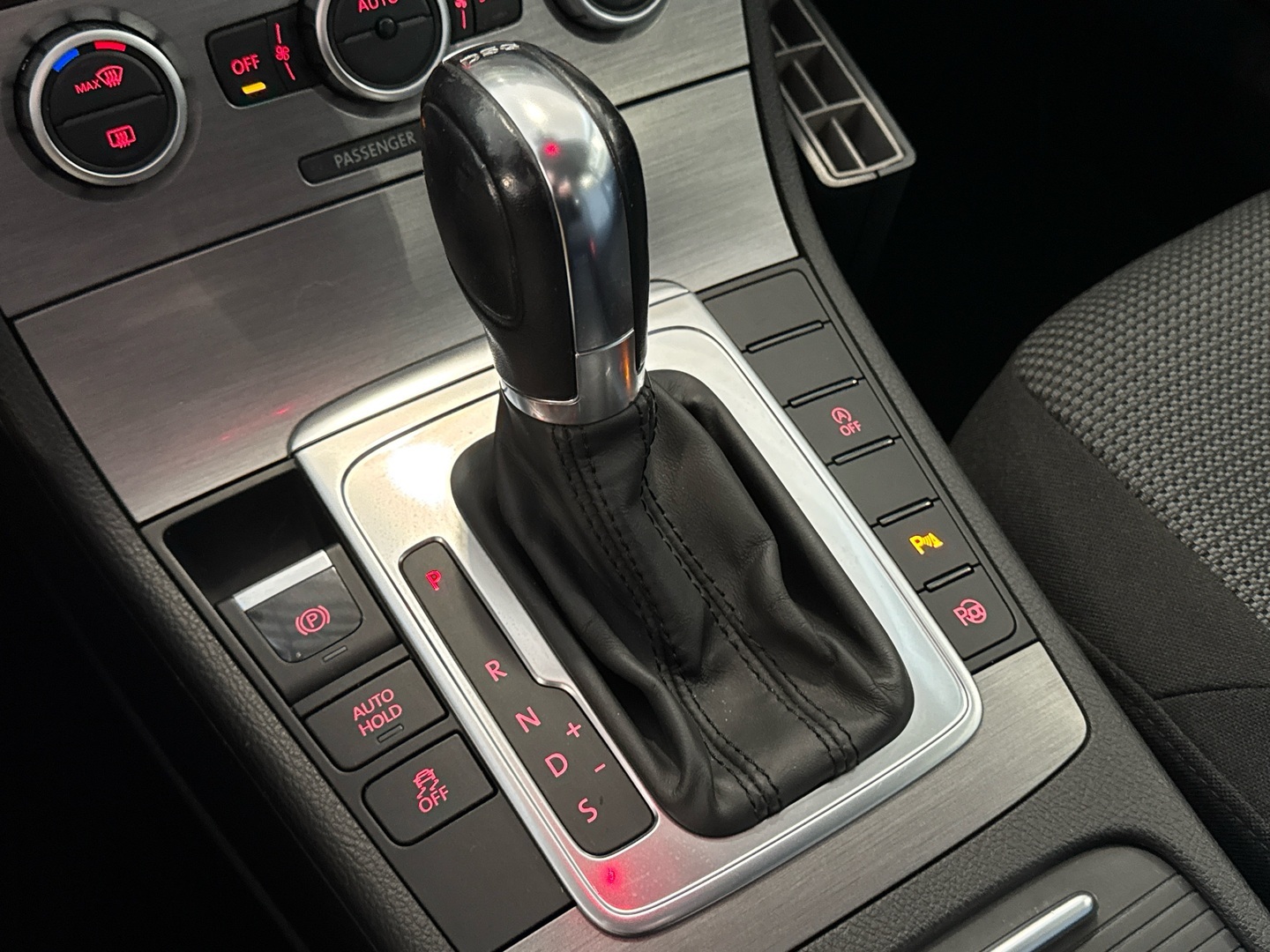 VOLKSWAGEN Passat 2013