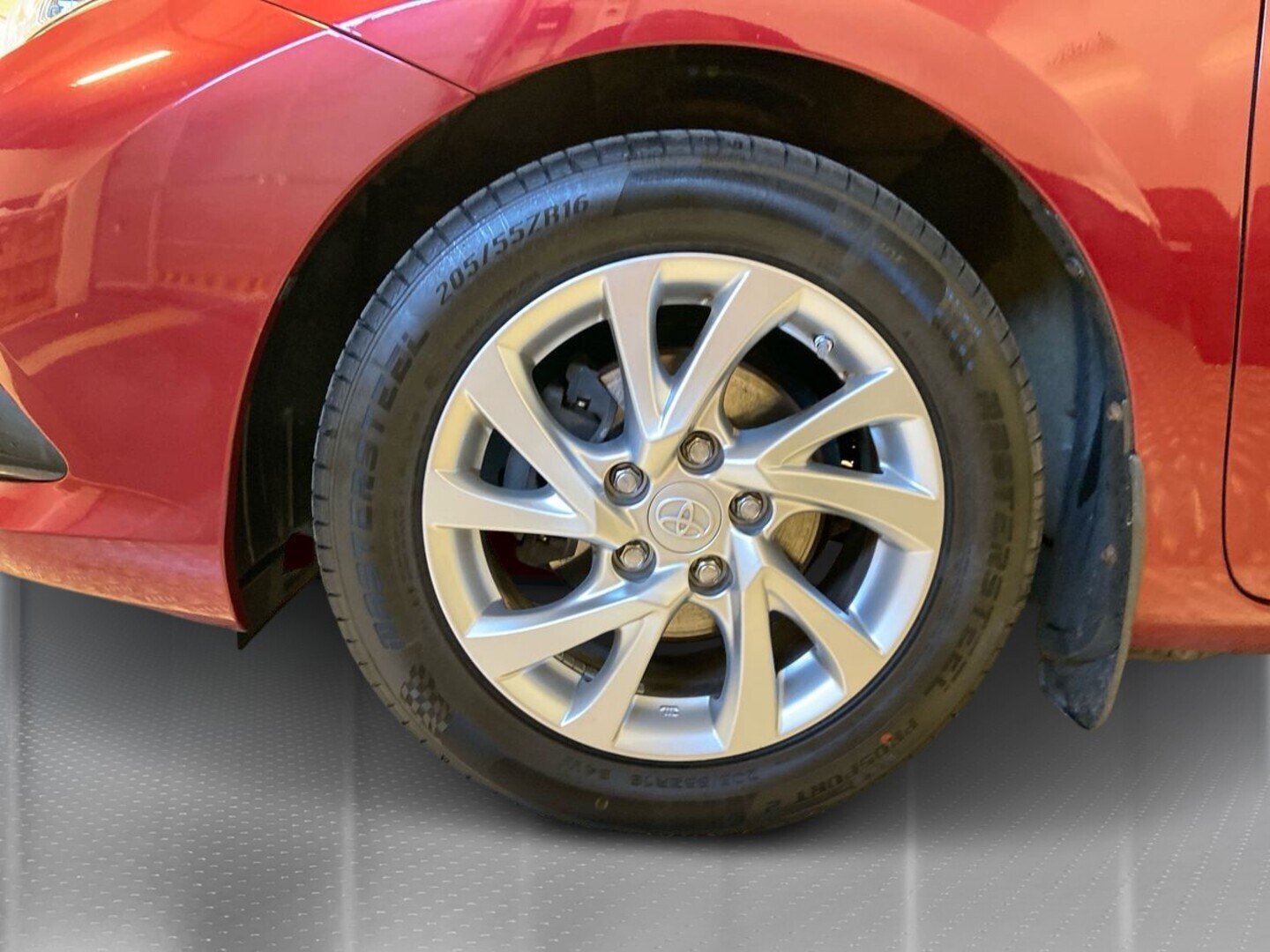 TOYOTA Auris 13