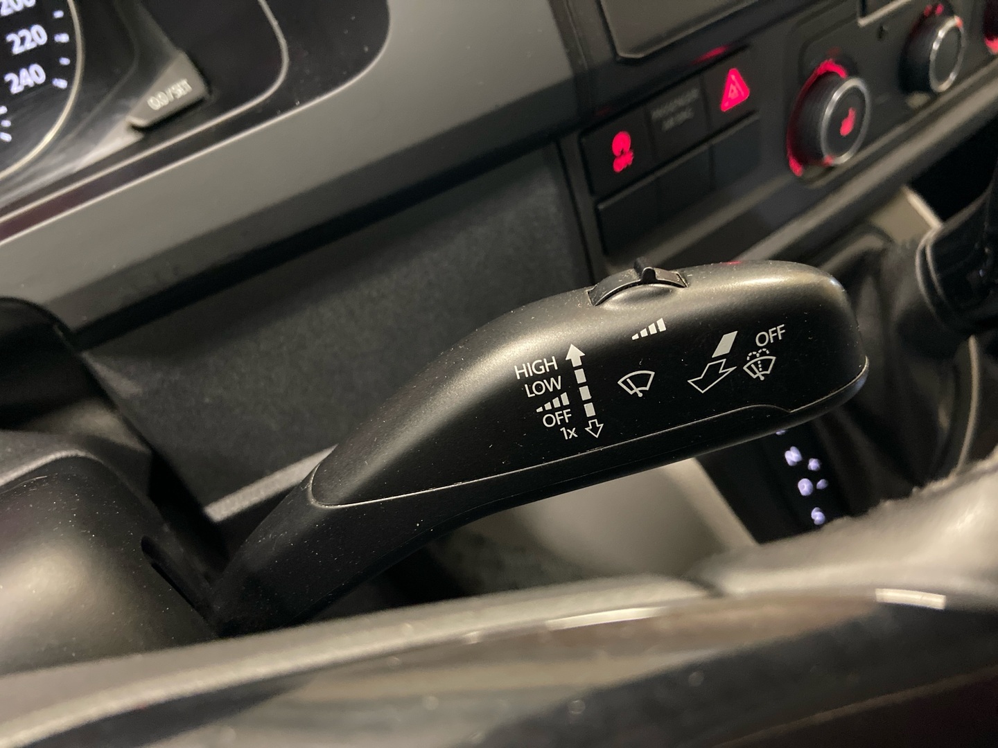 VOLKSWAGEN Transporter 2018