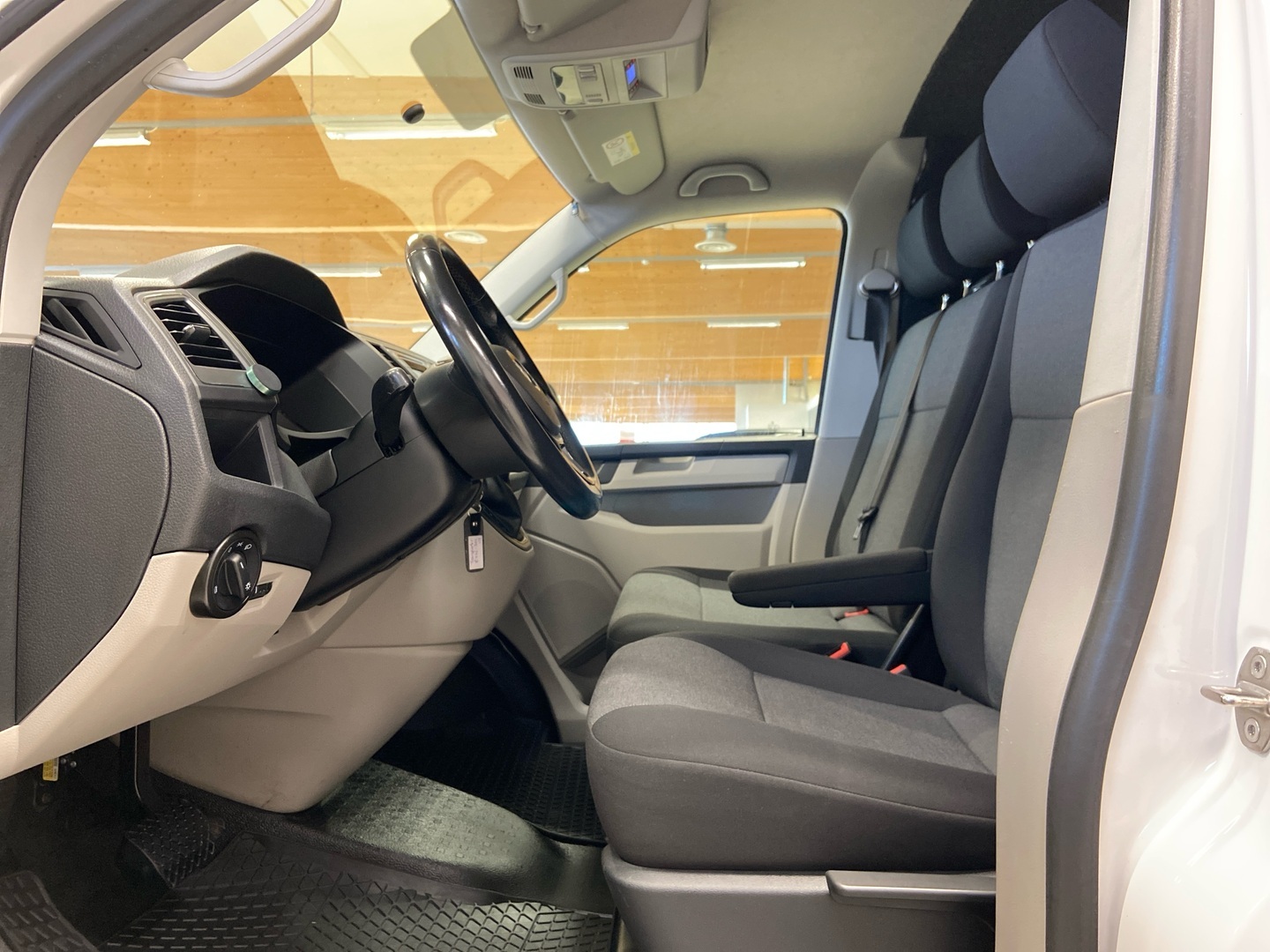 VOLKSWAGEN Transporter 2018