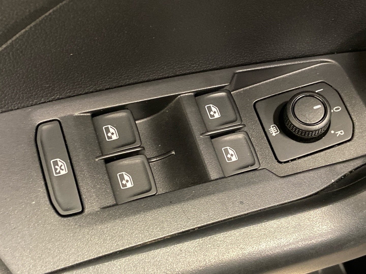 VOLKSWAGEN T-Cross 2024