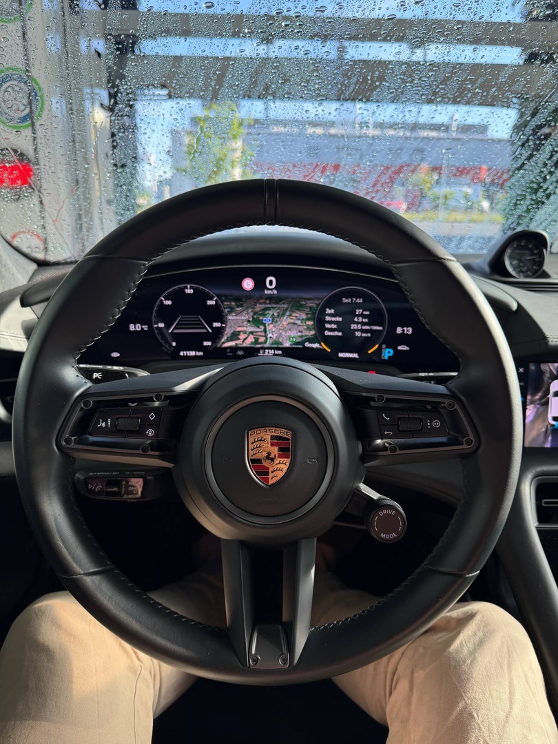 PORSCHE Taycan 2022