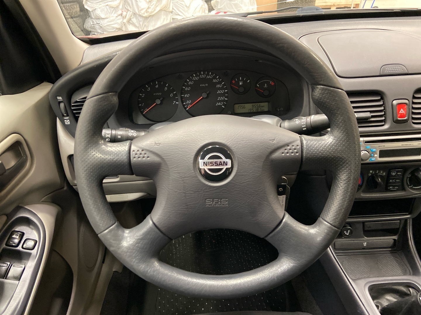 NISSAN Almera 2002