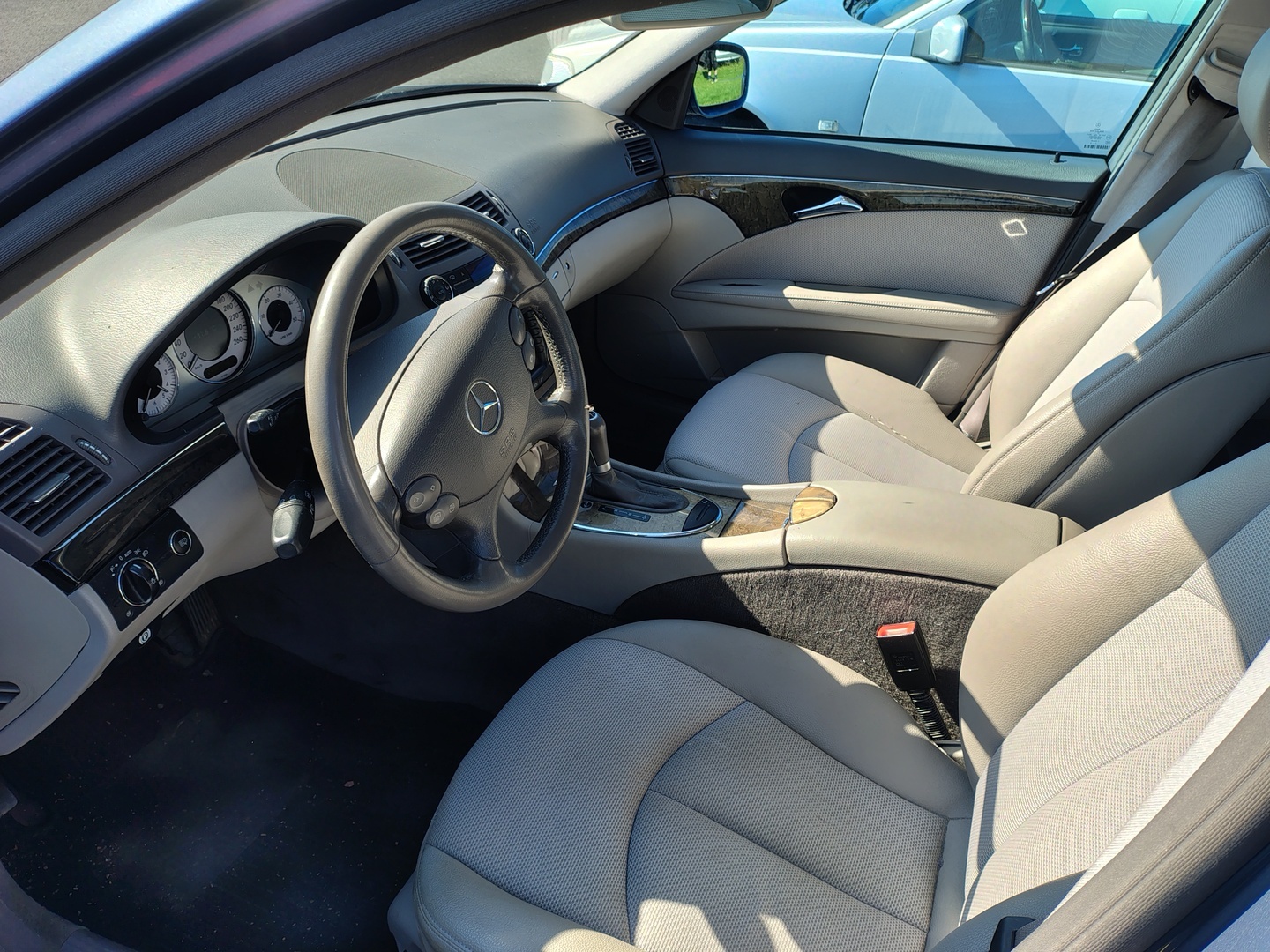 MERCEDES-BENZ E 2006