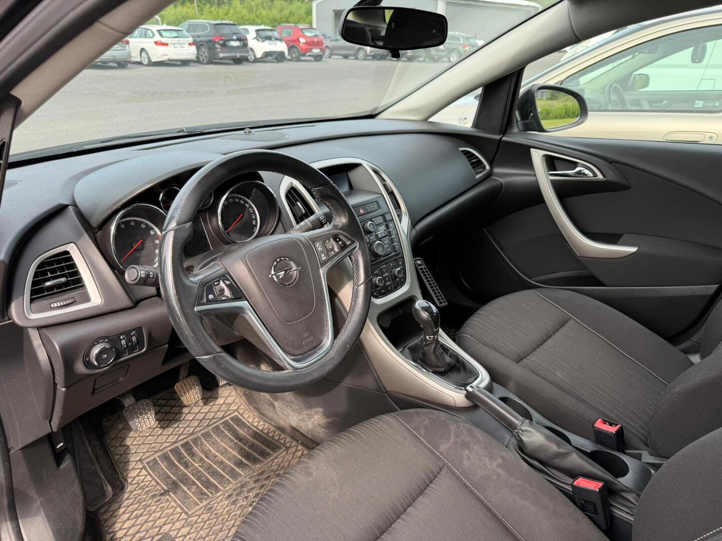 OPEL Astra 2013